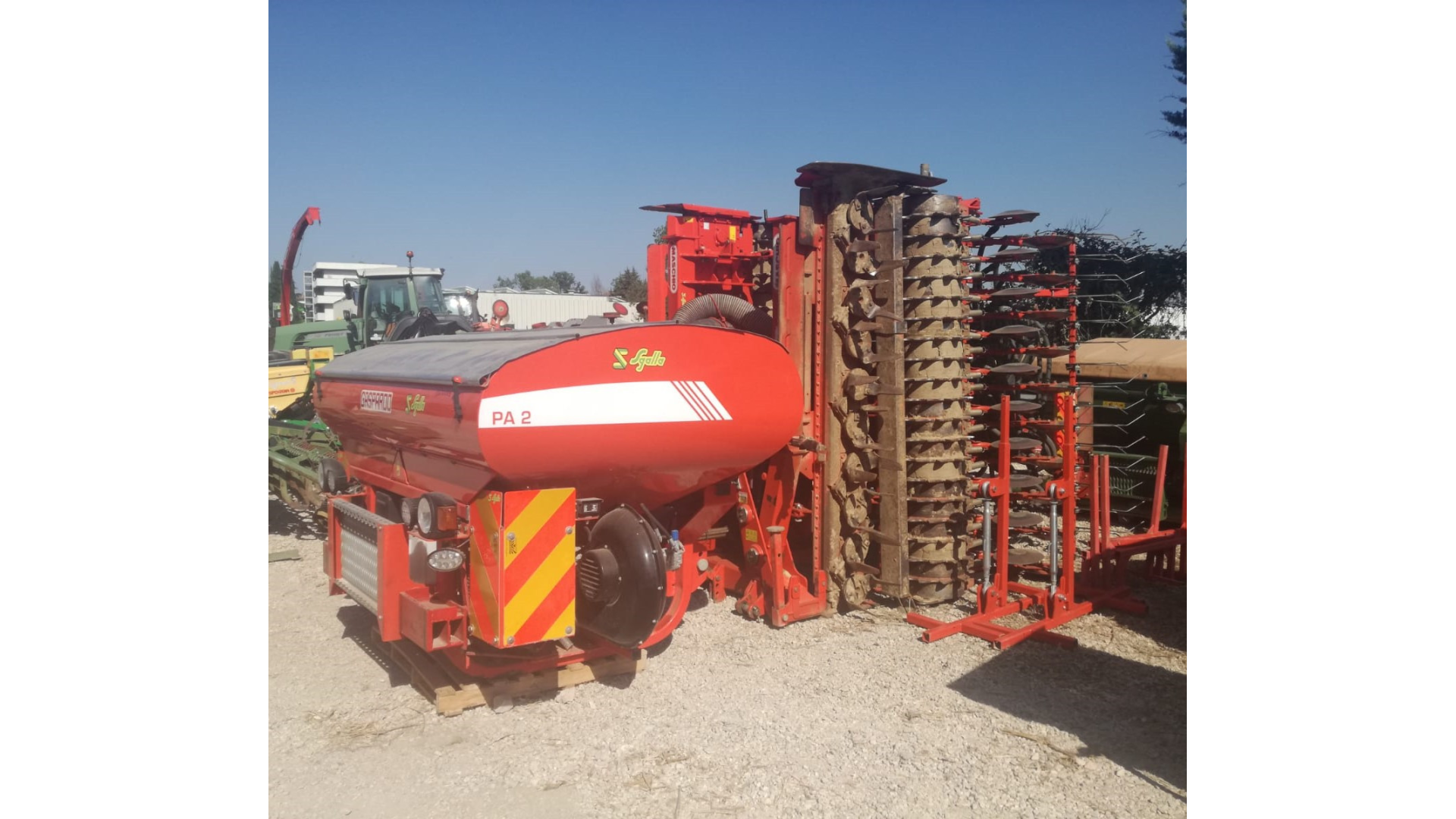 Seminatrice combinata Maschio-Gaspardo da 5 metri