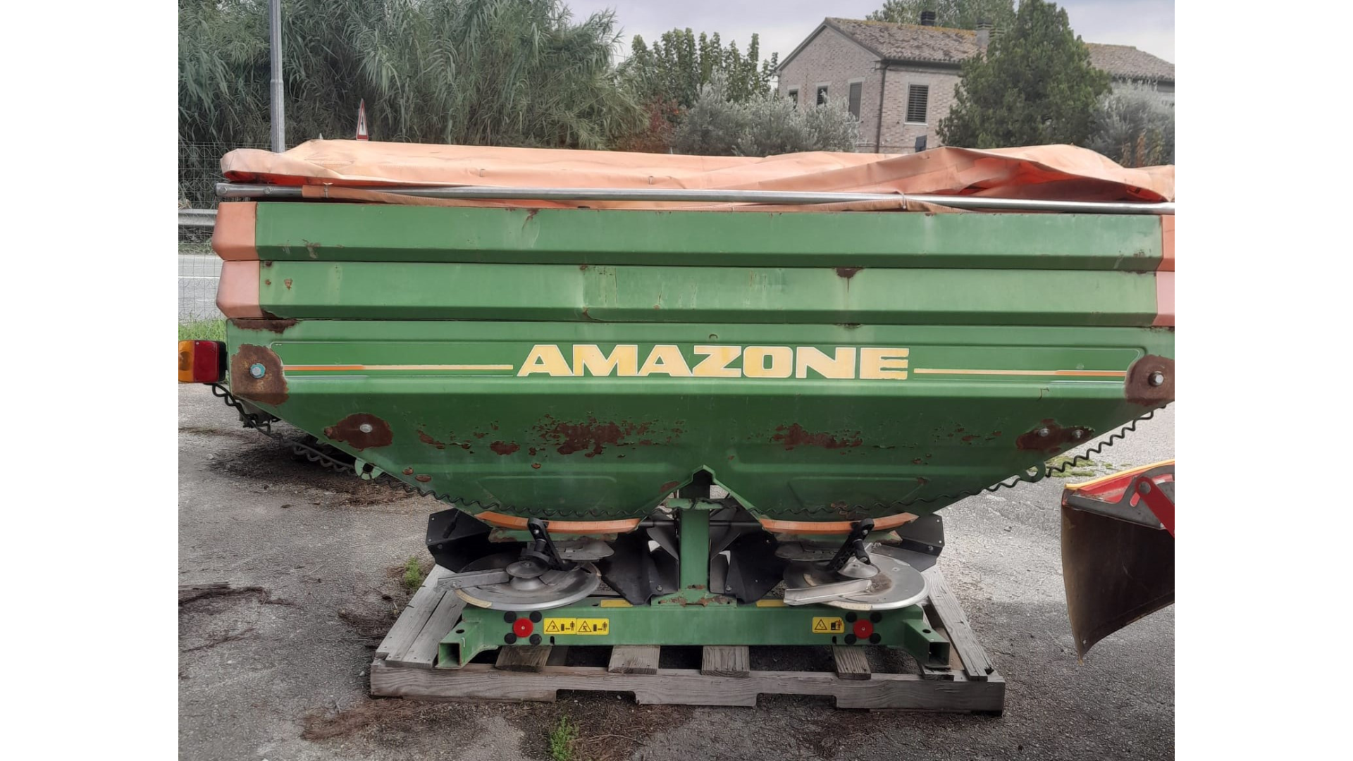 Spandiconcime Amazone ZAM 1201 usato