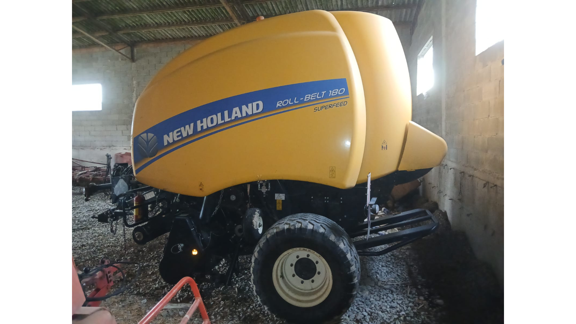 Rotopressa New Holland Roll Belt 180 usata