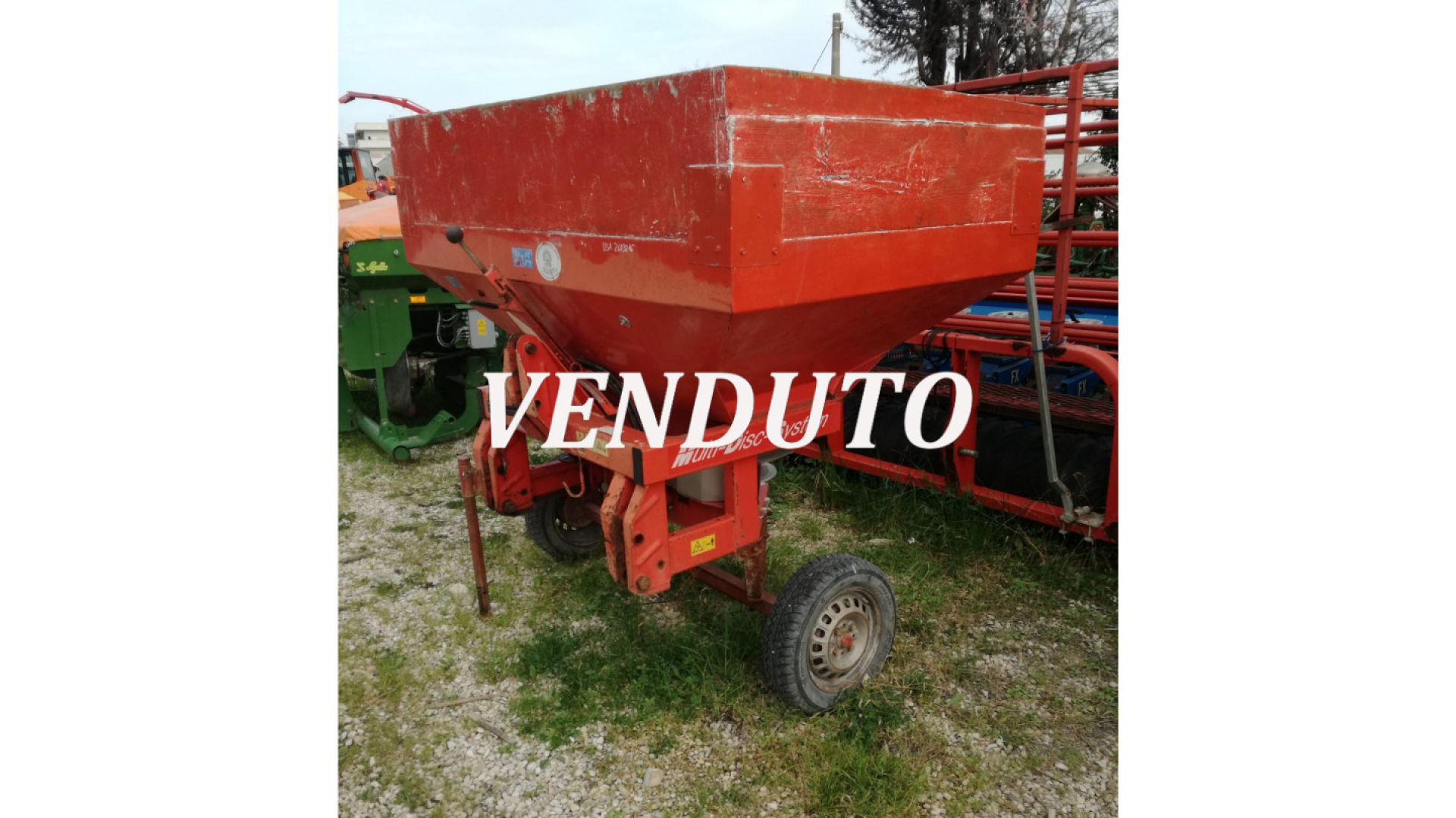 Spandiconcime Kuhn MDS 901 usato