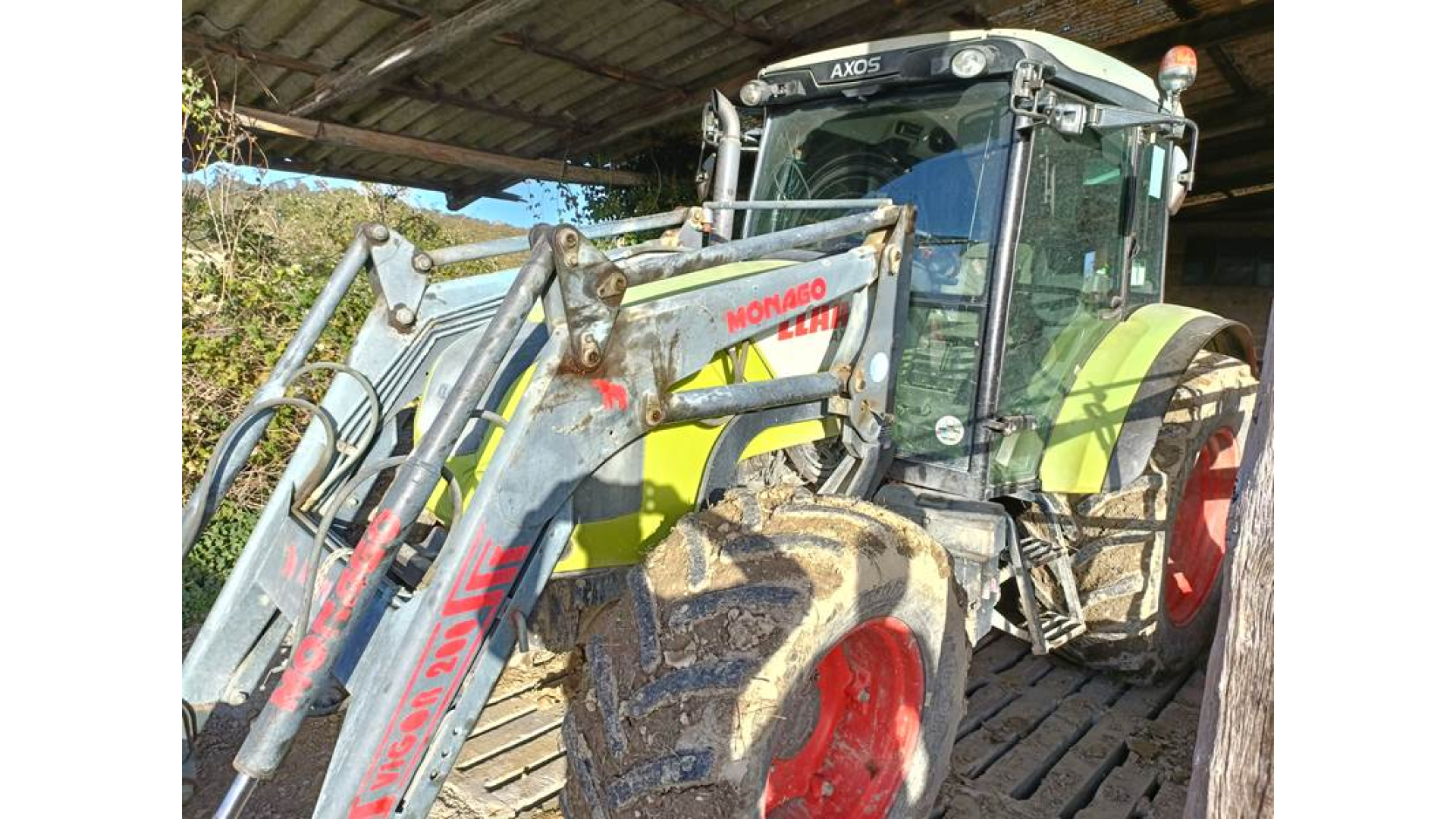 Trattore Claas Axos 330 CX usato