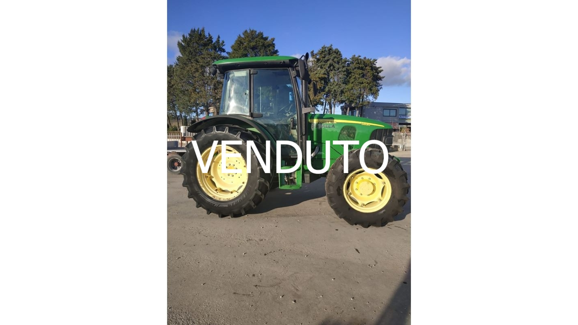 Trattore John Deere 5820 usato