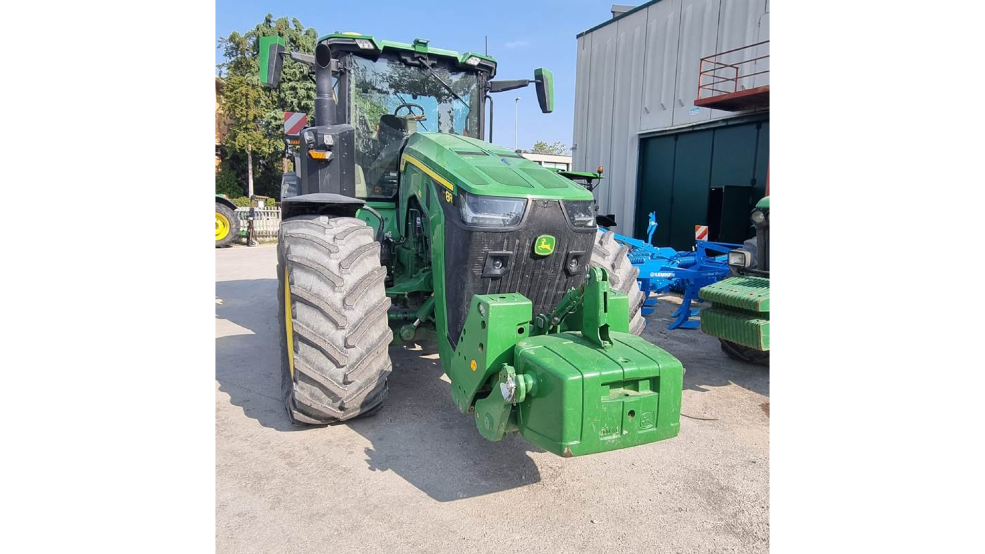 Noleggio Trattore John Deere 8R 410. 