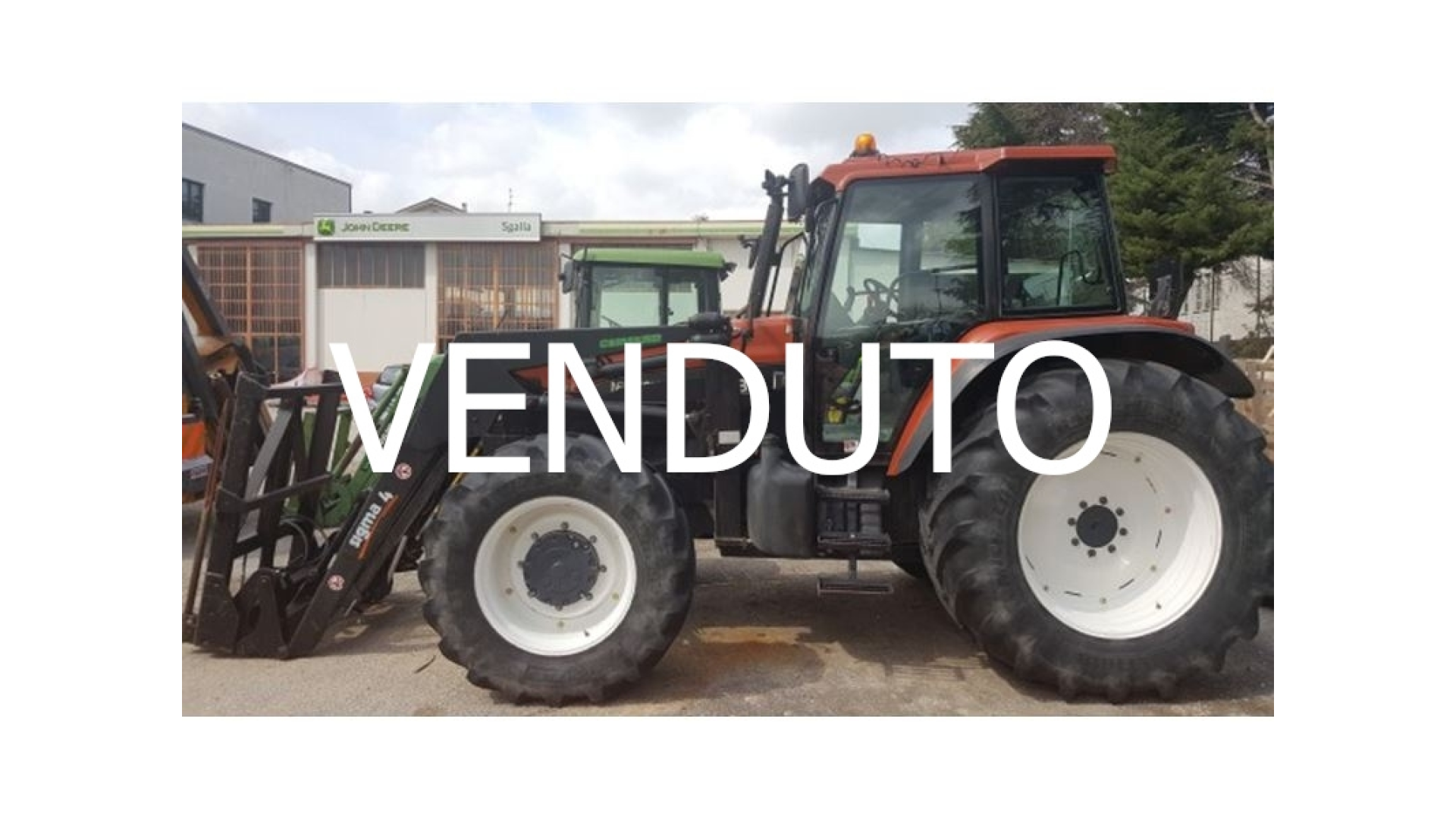 Trattore New Holland M135 usato