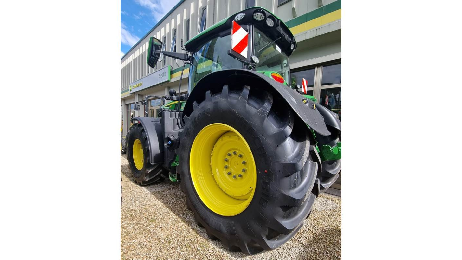 Trattore John Deere 6R 215