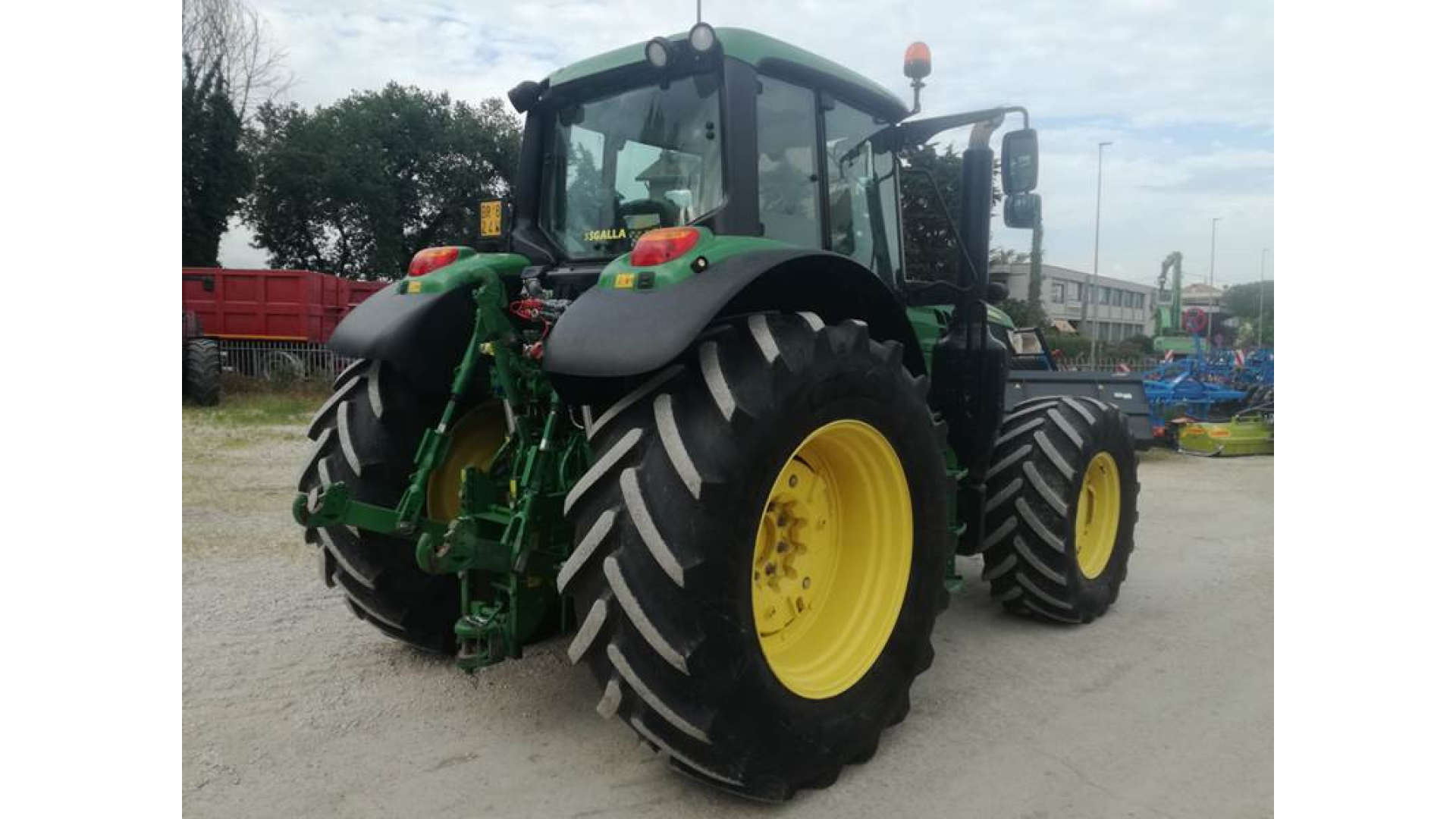 Trattore John Deere 6155M usato