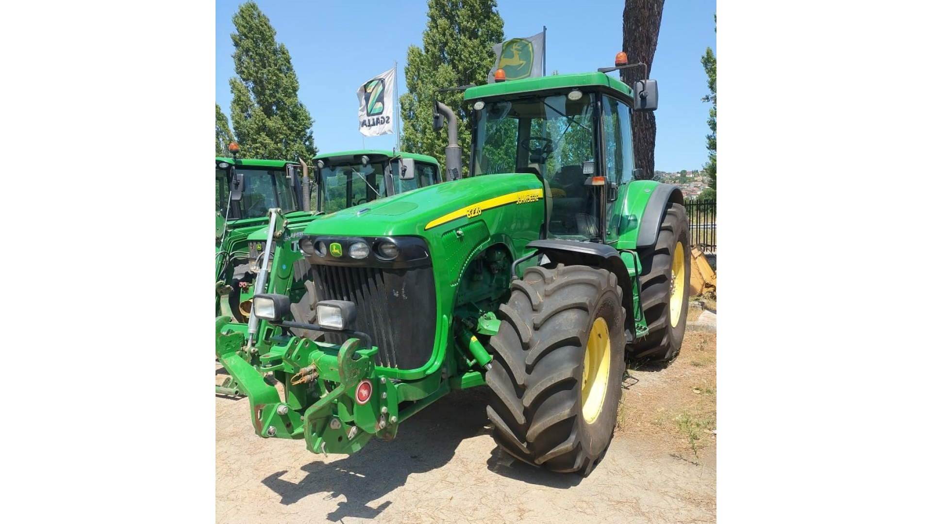 Trattore John Deere 8220 usato