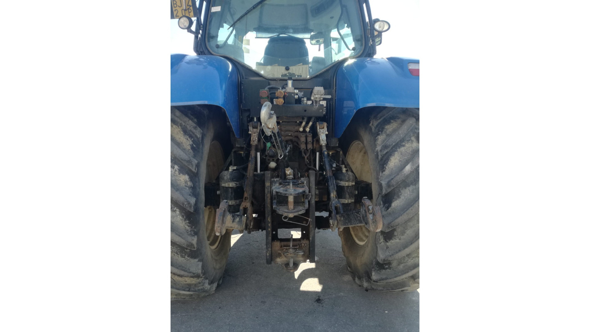 Trattore New Holland T6050 Range Command usato