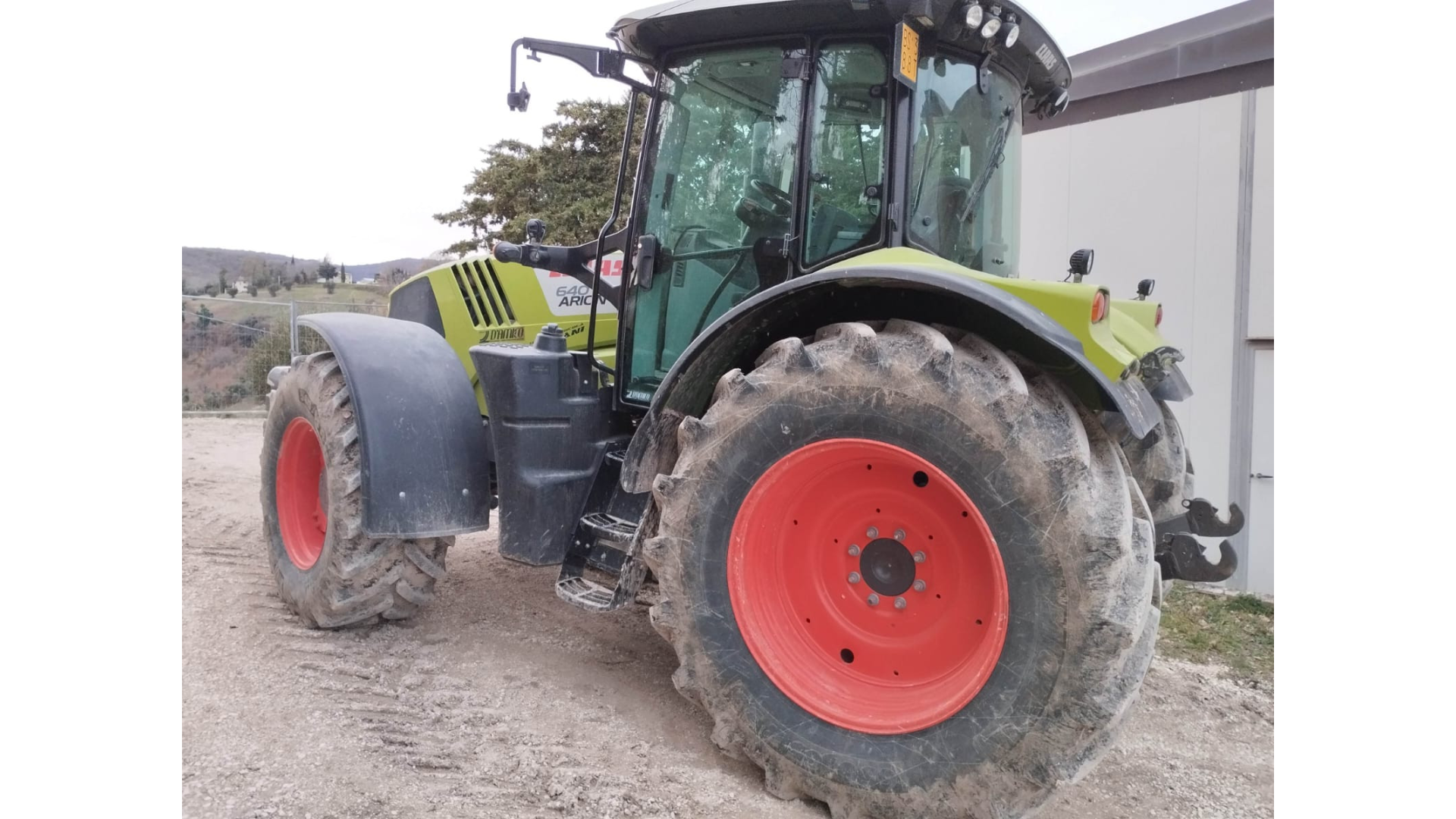 Trattore Claas Arion 640 CIS usato