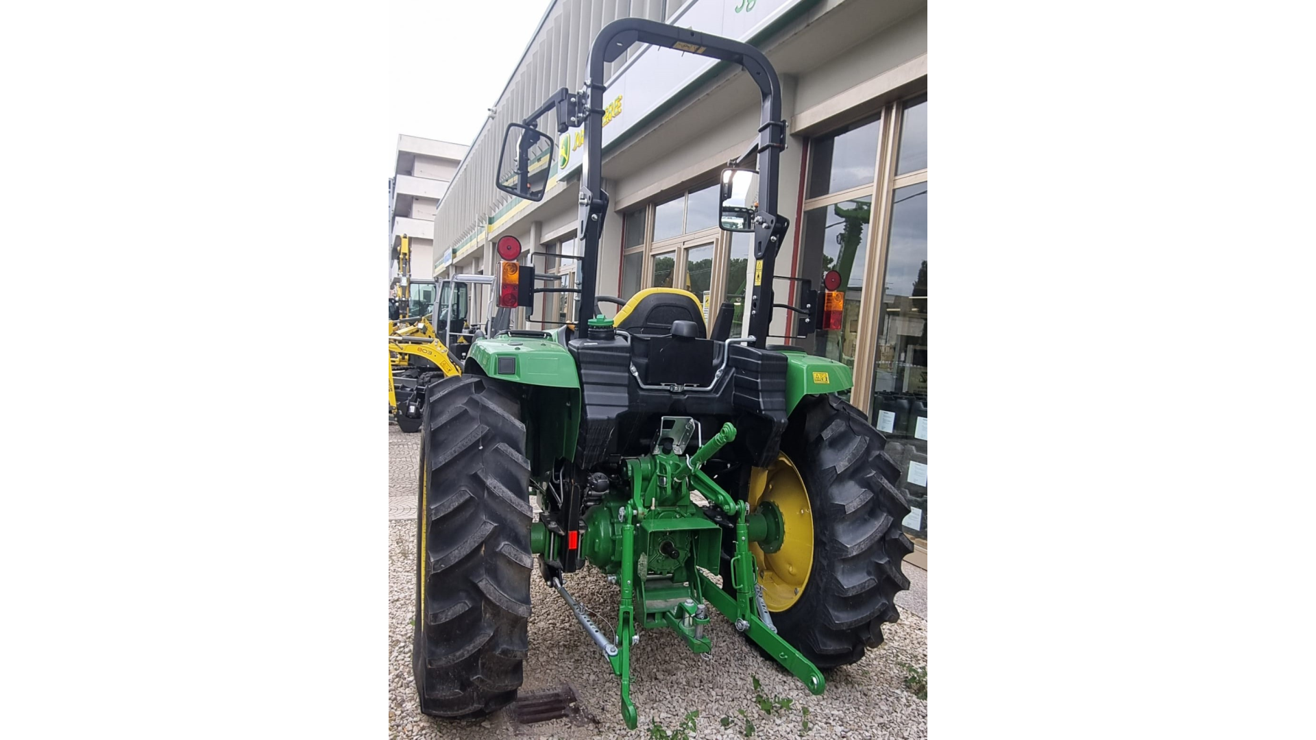 Trattore John Deere 4052M