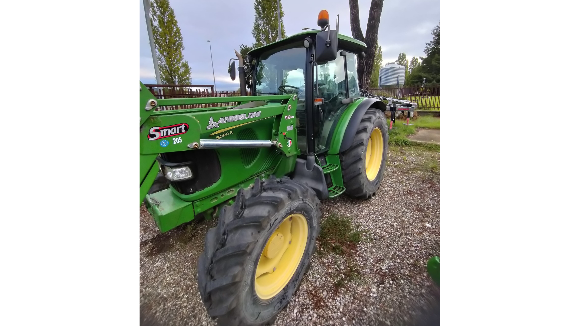 Trattore John Deere 5090R usato