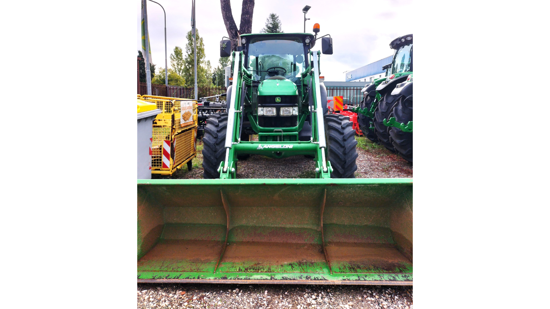 Trattore John Deere 5090R usato