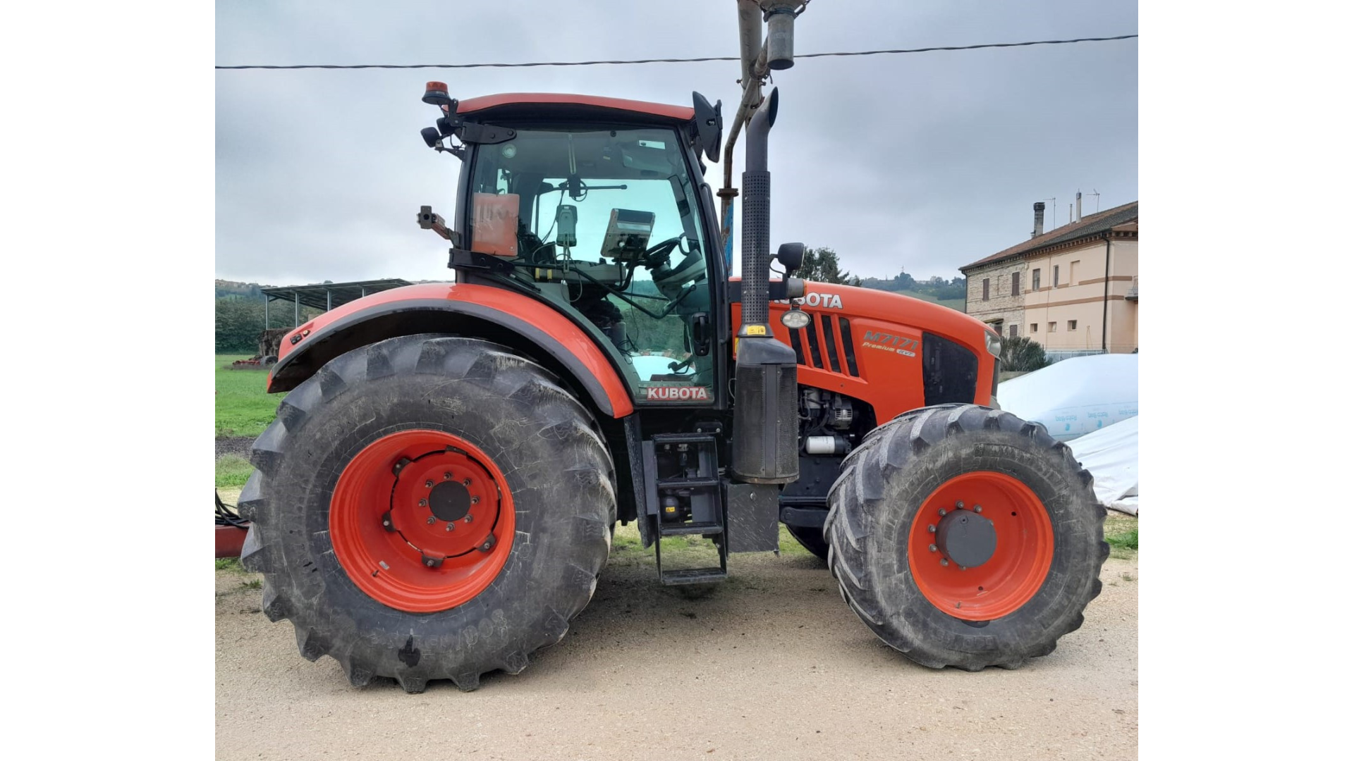 Trattore Kubota M7171 usato