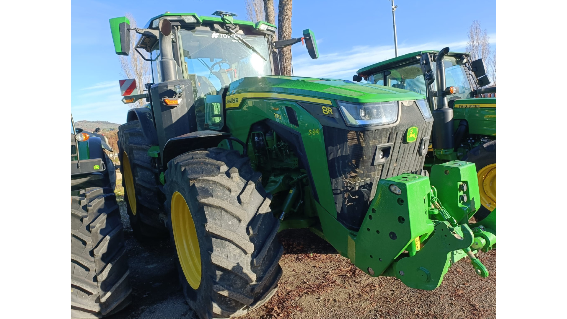 Trattore John Deere 8R 370 usato