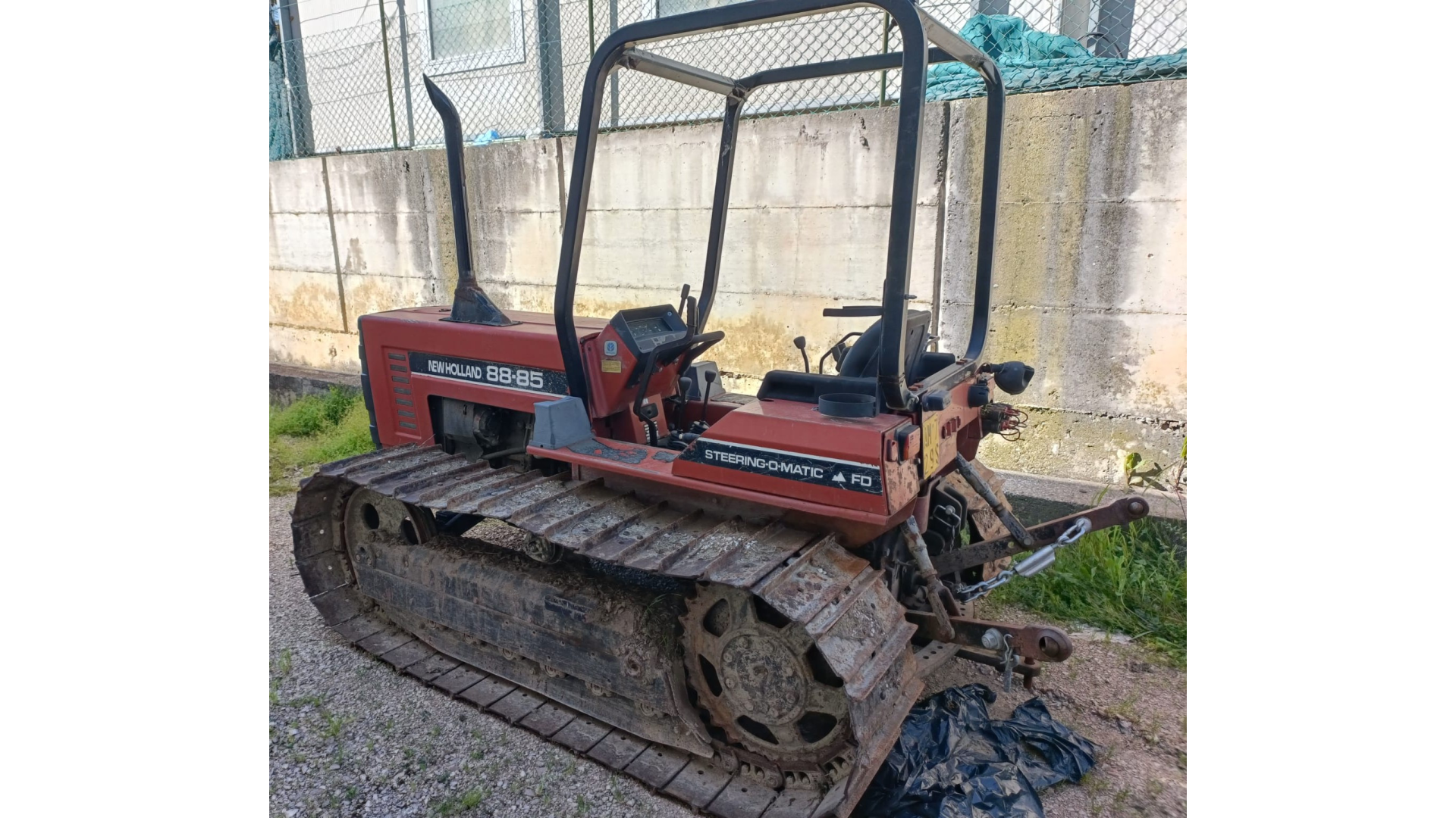 Trattore New Holland 88-85 C usato