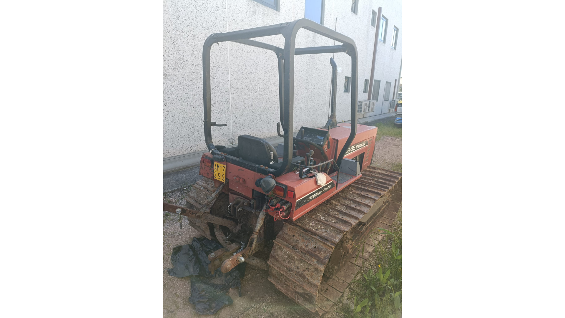 Trattore New Holland 88-85 C usato