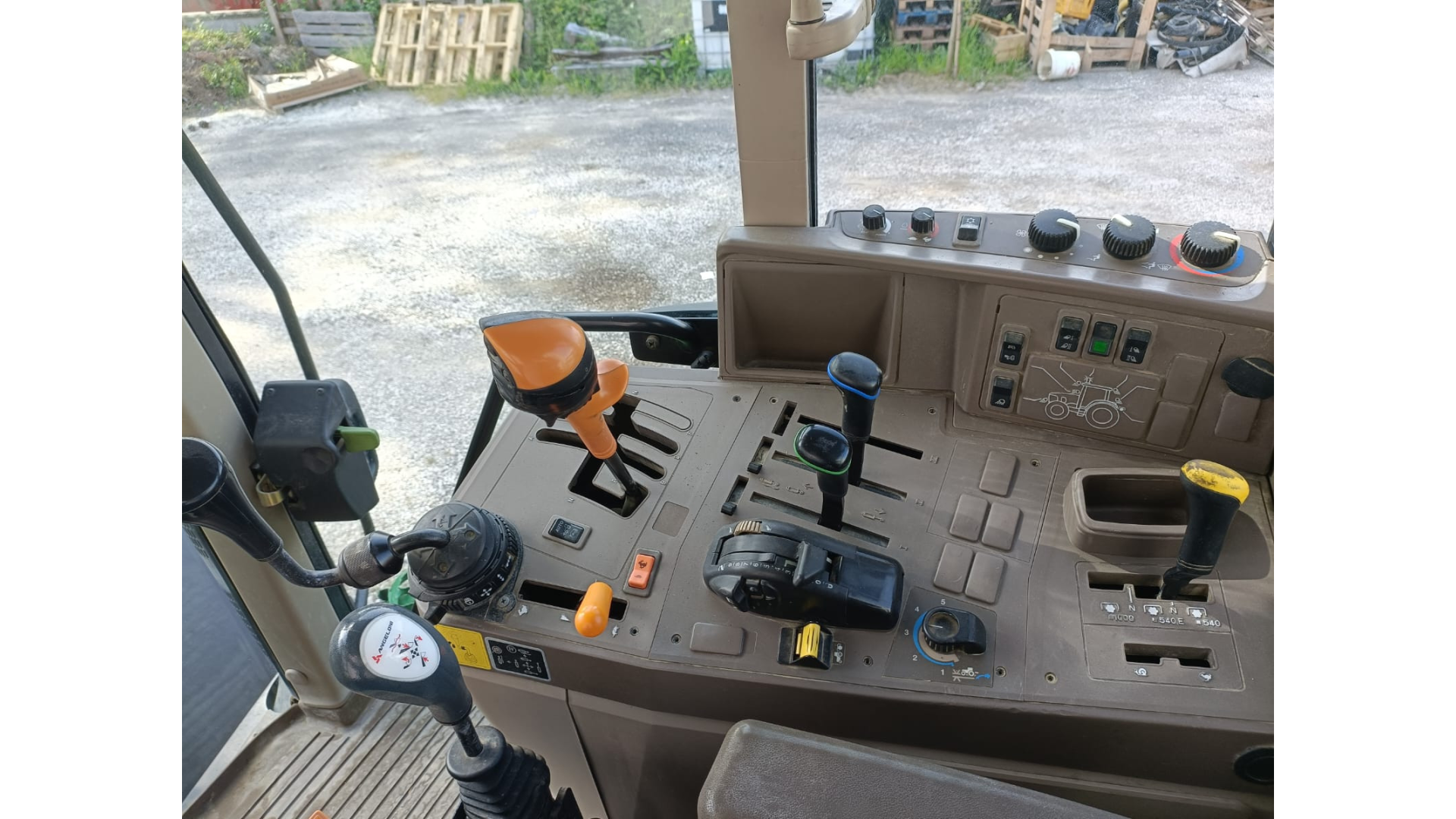 Trattore John Deere 6170M usato