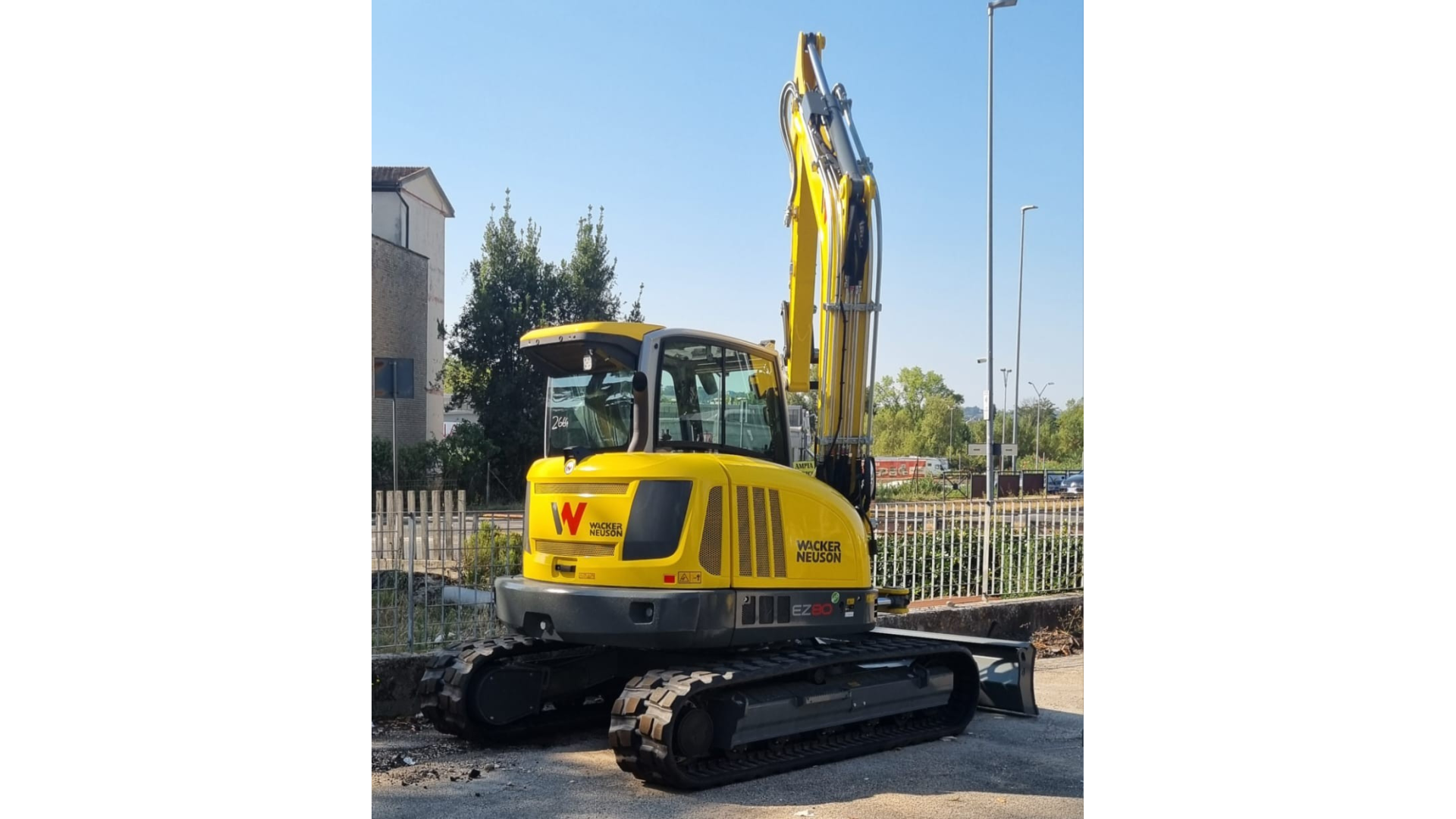 Noleggio Escavatore 80 Quintali EZ80