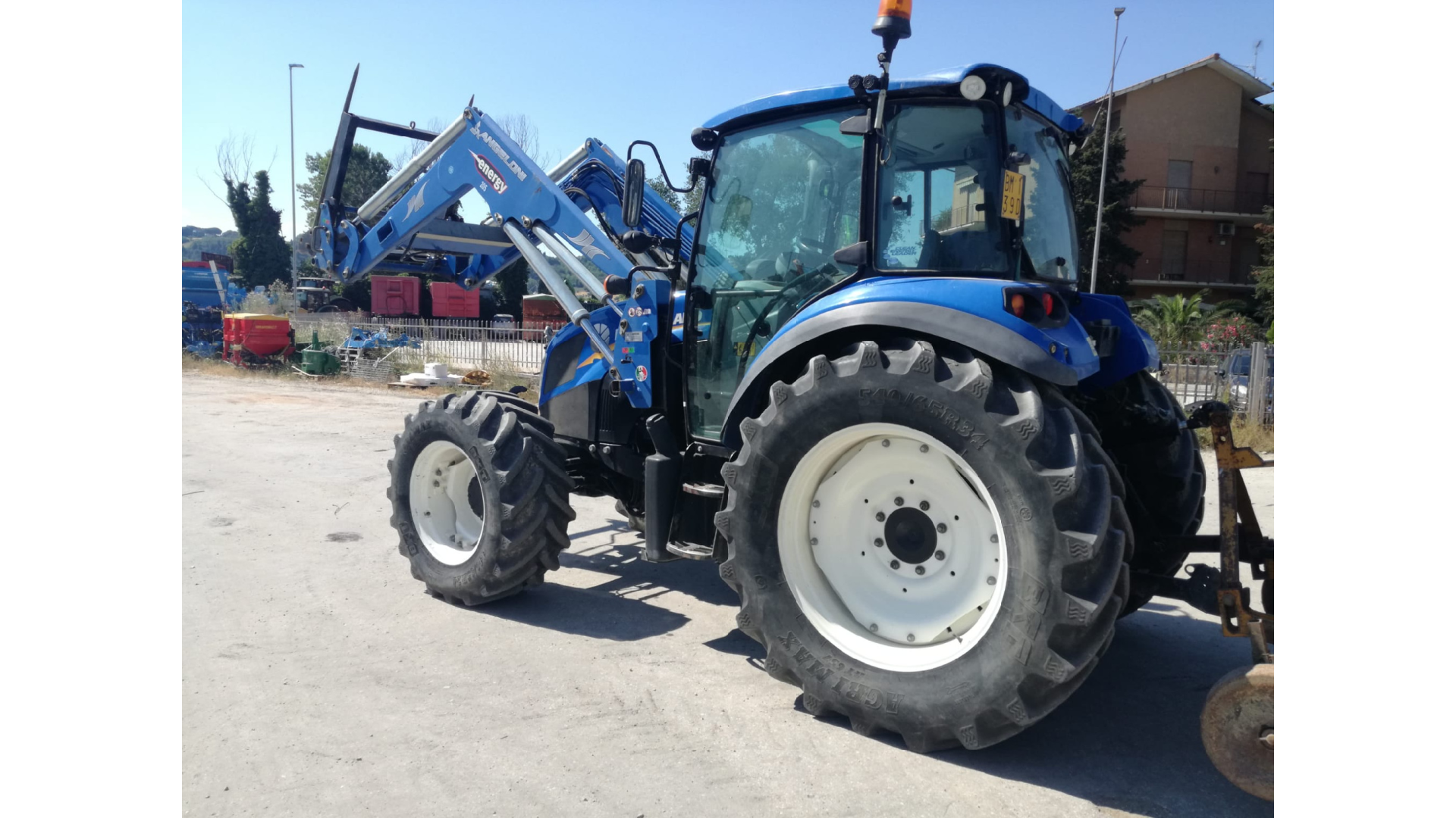 Trattore New Holland T4.105 usato