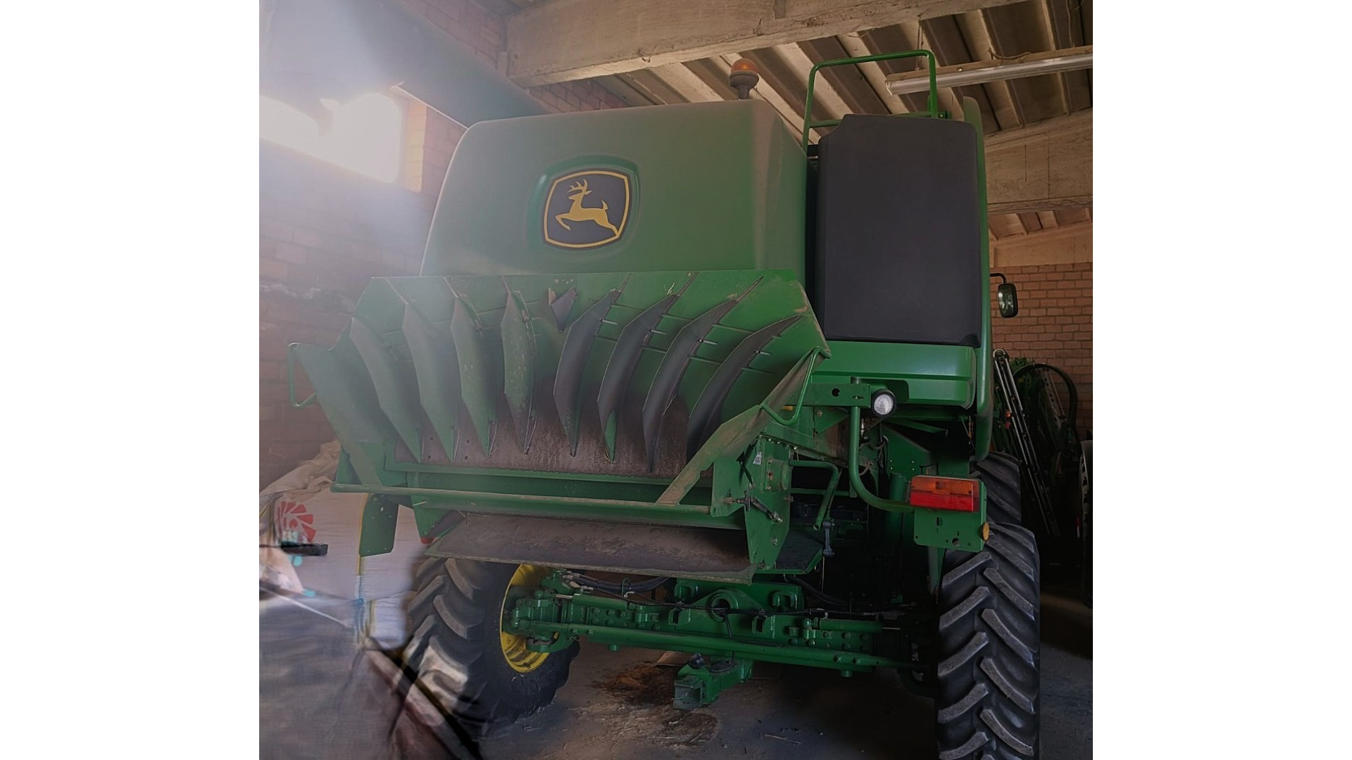 Mietitrebbia John Deere W550 Hillmaster usata