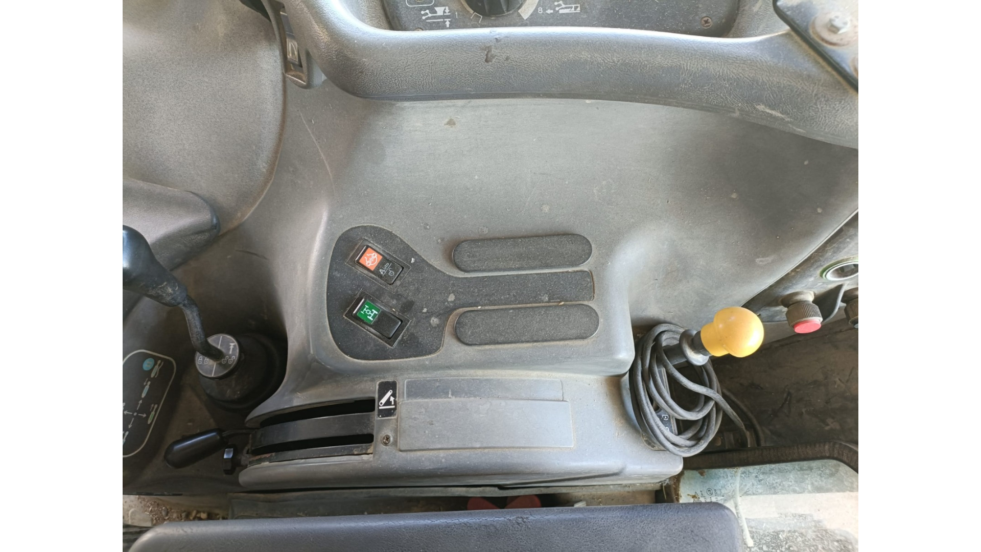 Trattore New Holland TS90 usato