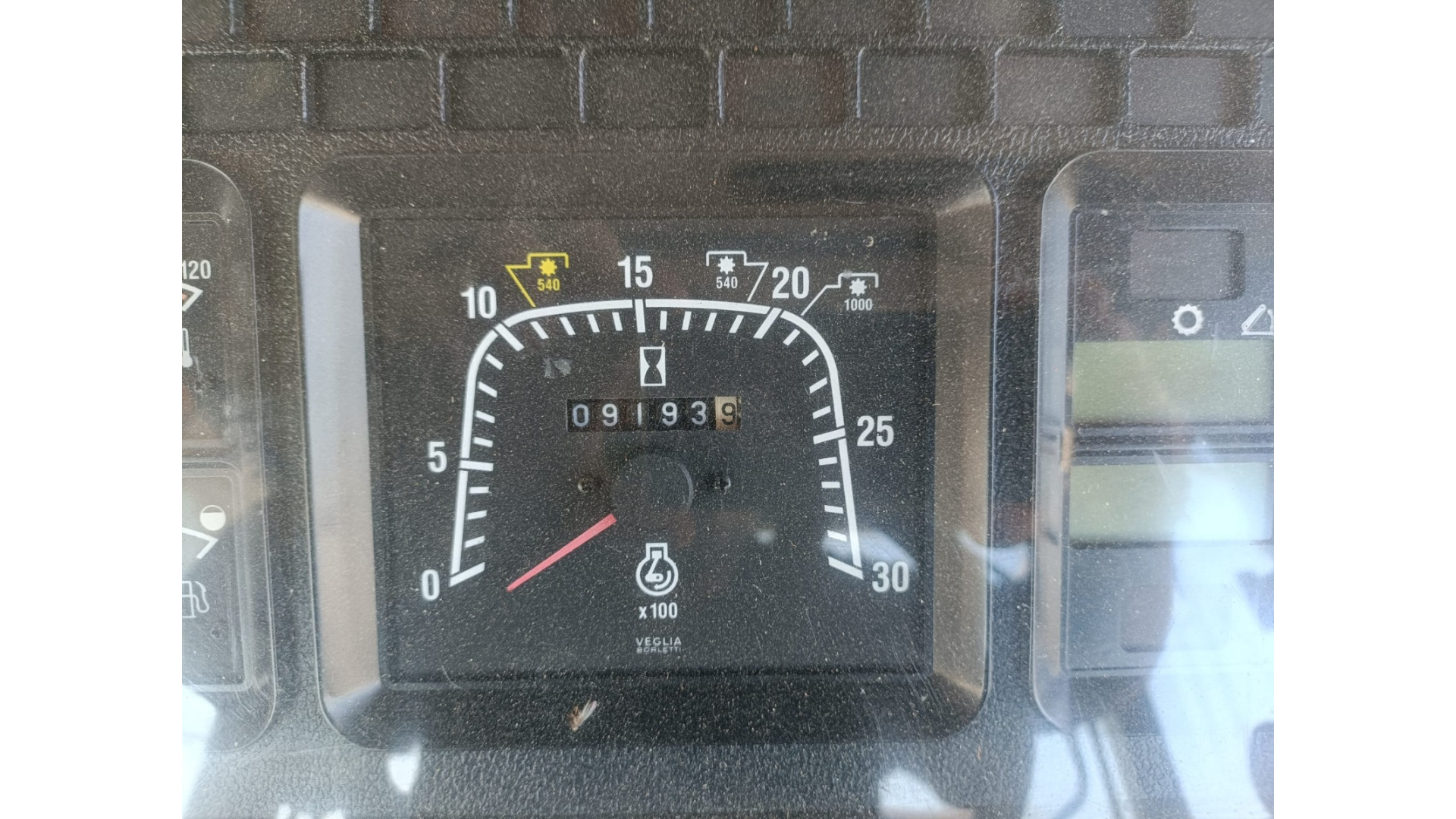 Trattore New Holland TS90 usato