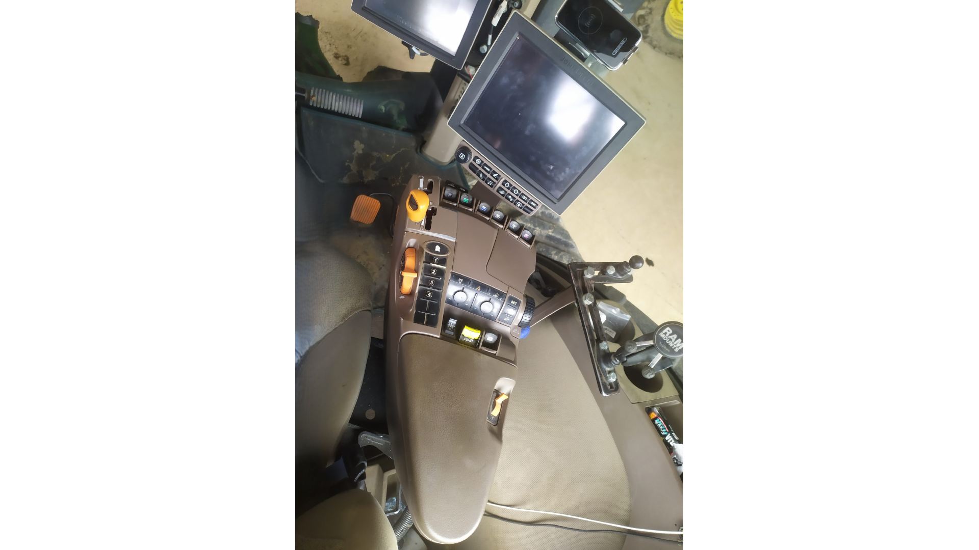 Trattore John Deere 8320RT usato