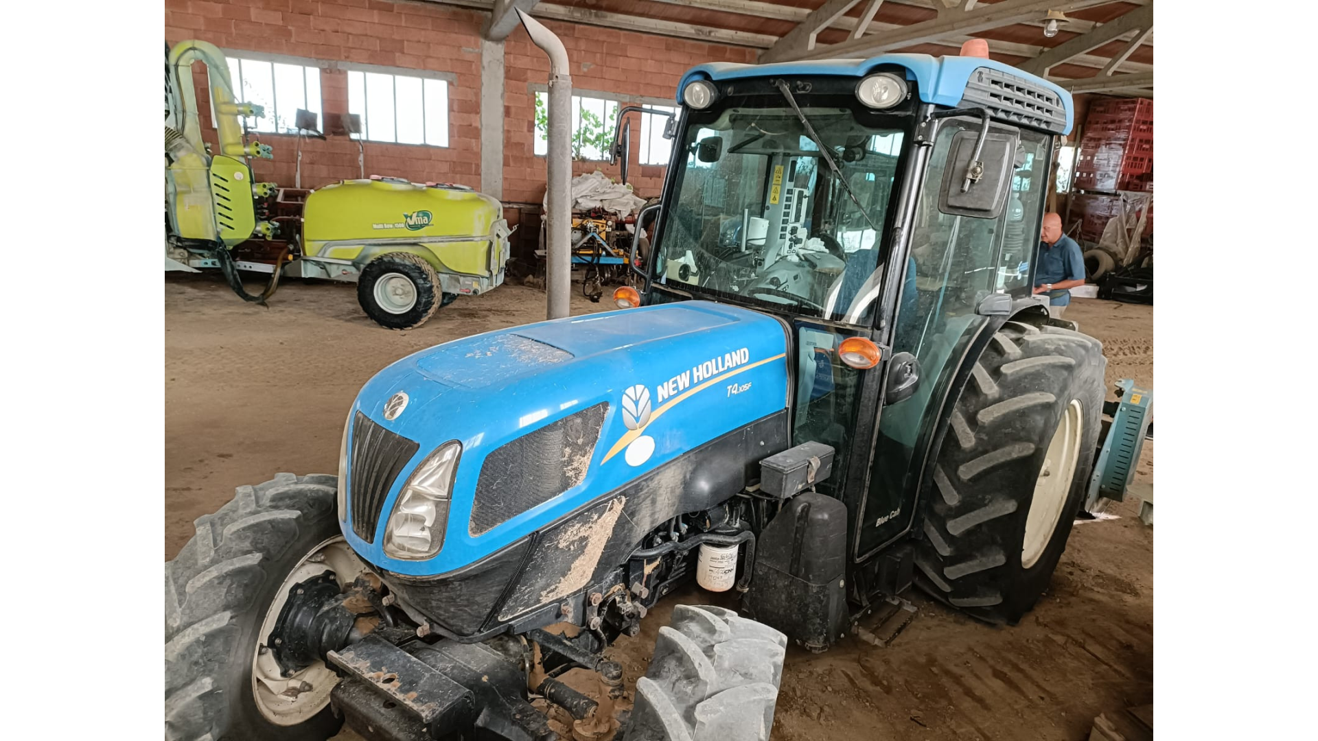 Trattore New Holland T4.105F usato