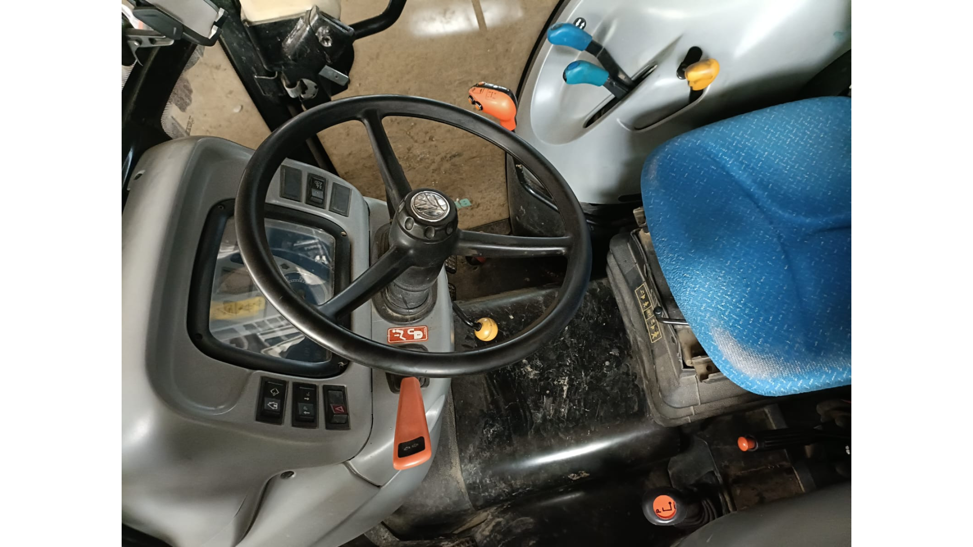 Trattore New Holland T4.105F usato