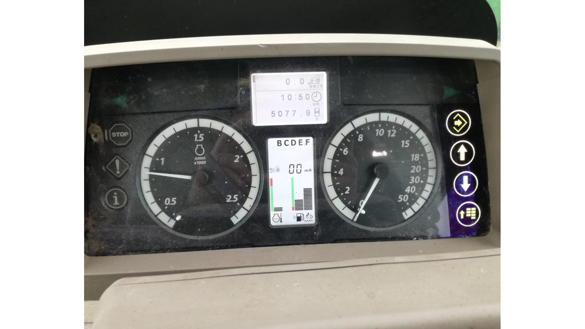 Trattore John Deere 6120M usato con Caricatore 643R