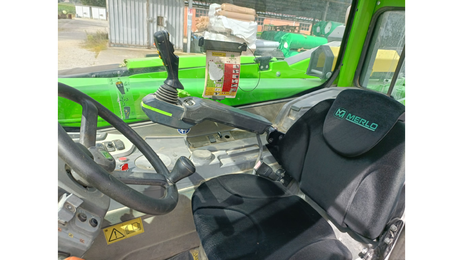 Sollevatore telescopico Merlo TF 33.7 usato