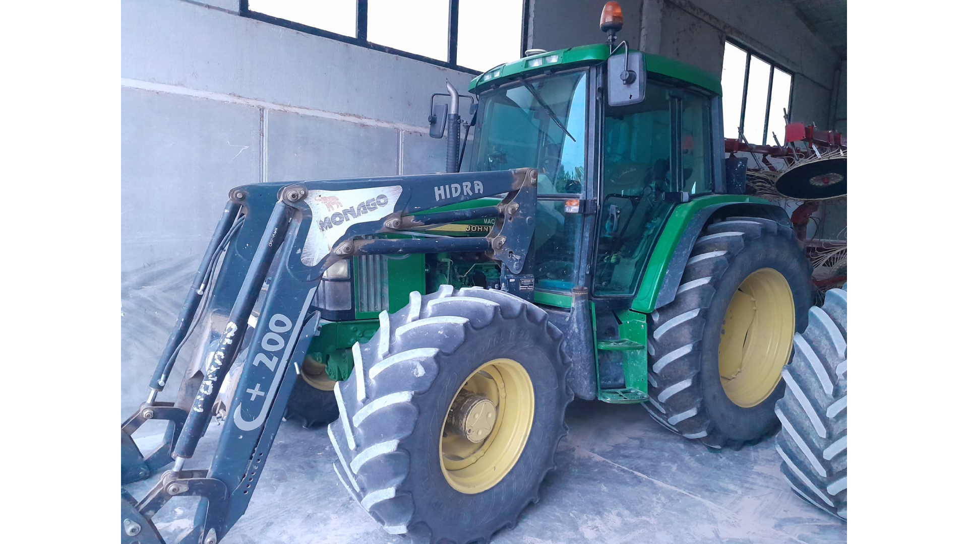 Trattore John Deere 6310 Usato