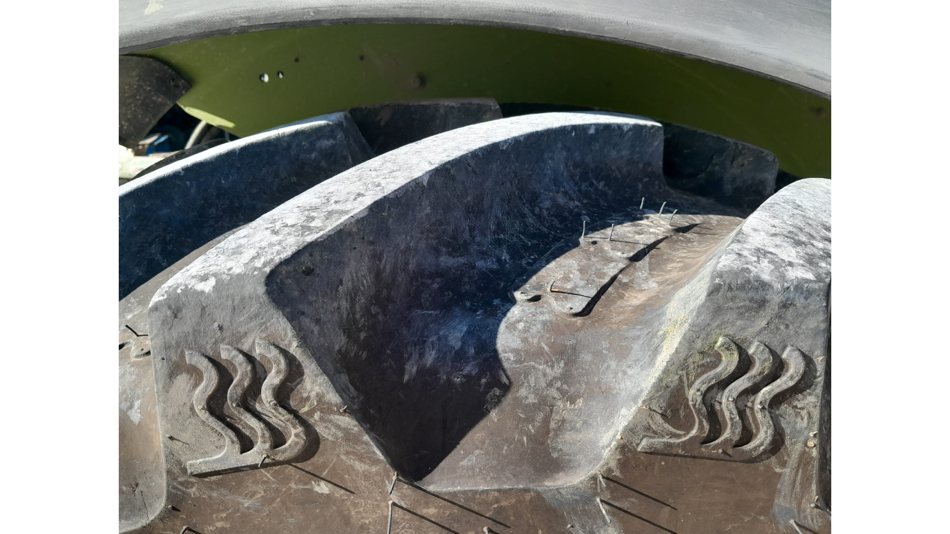 Trattore Claas NEXOS 240 F Usato