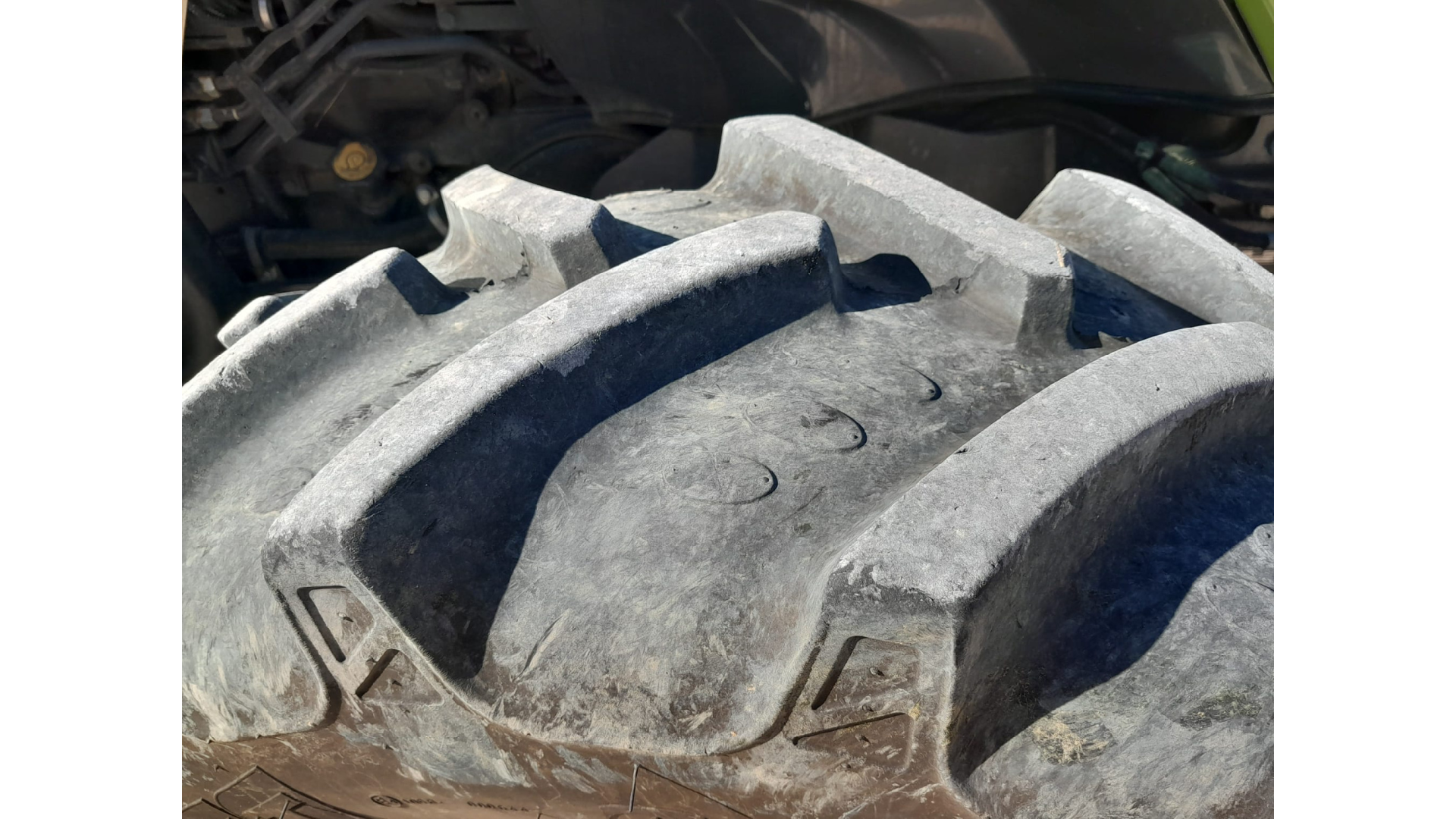 Trattore Claas NEXOS 240 F Usato