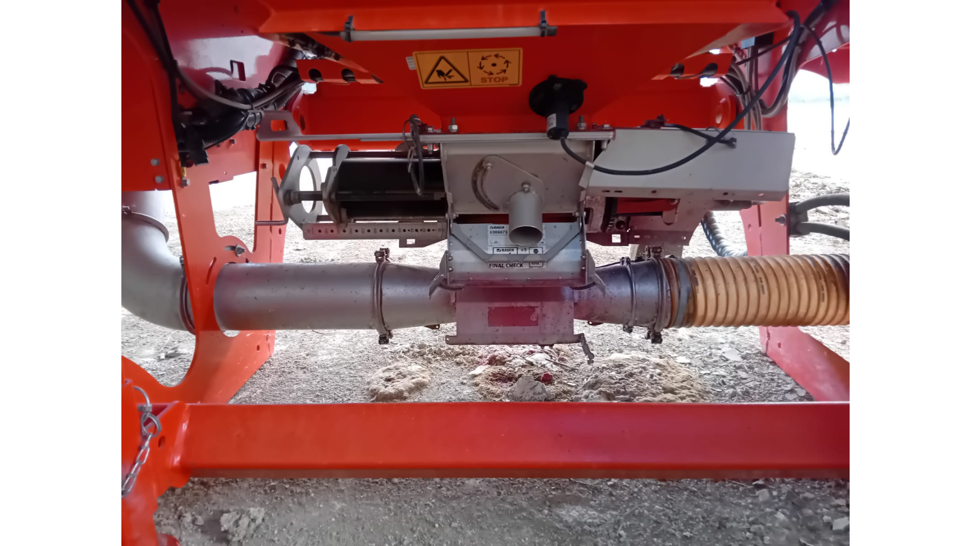 Tramoggia Kuhn TF1512 Usata