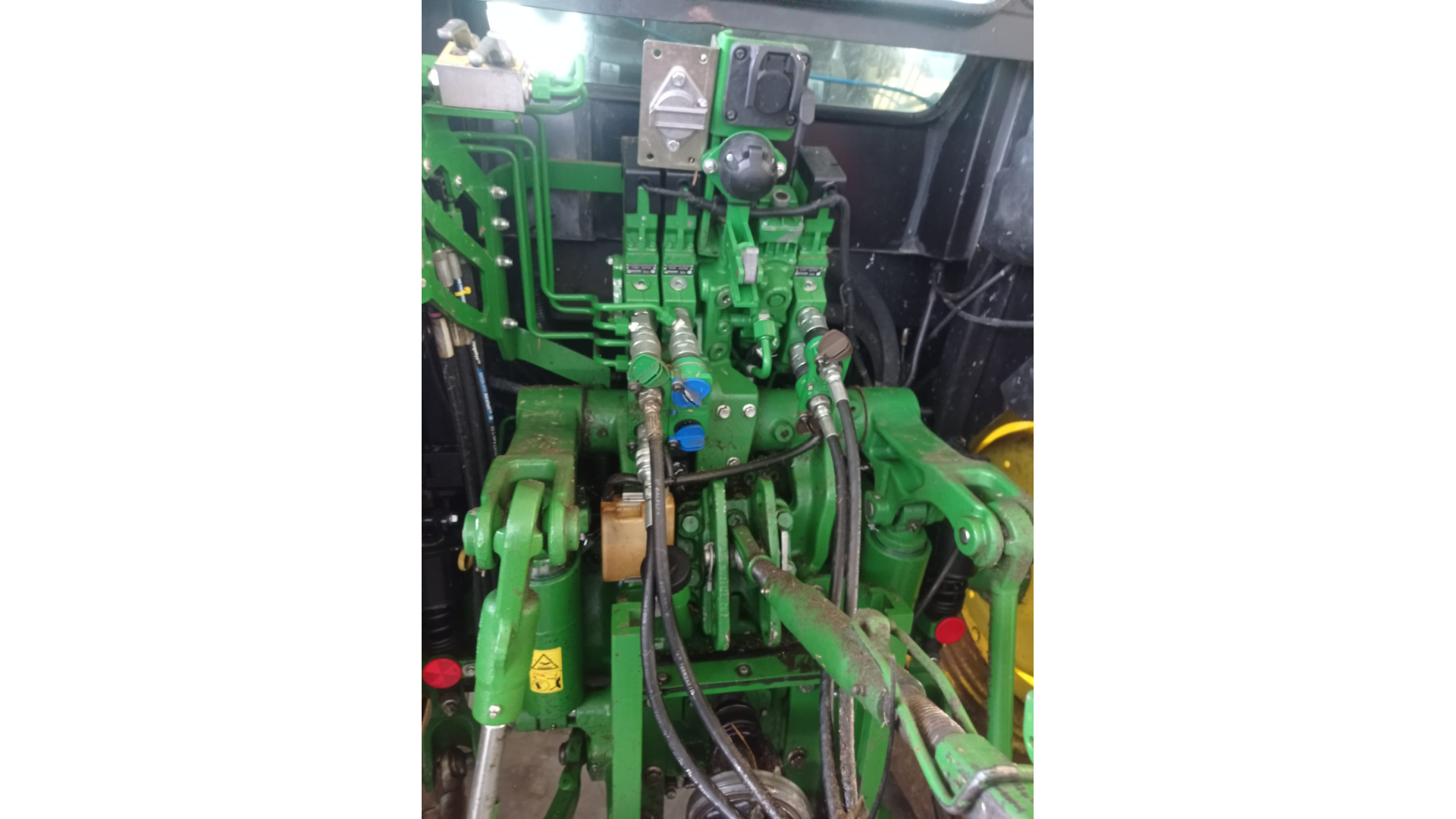 Trattore  John Deere 5125R usato