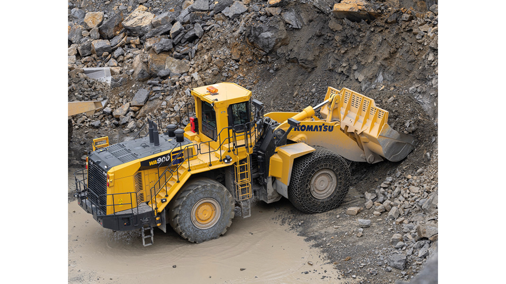Pala Gommata KOMATSU WA900-8