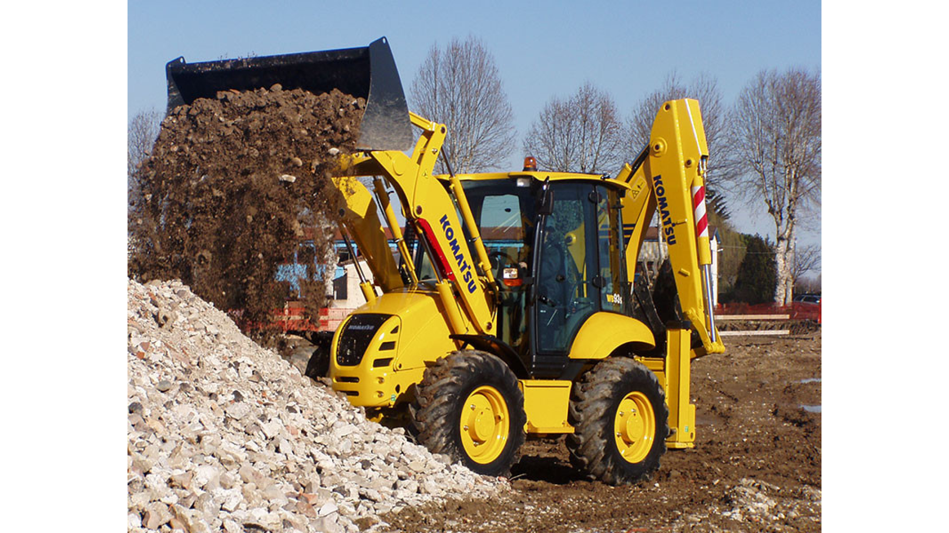 Terna KOMATSU WB93S-5