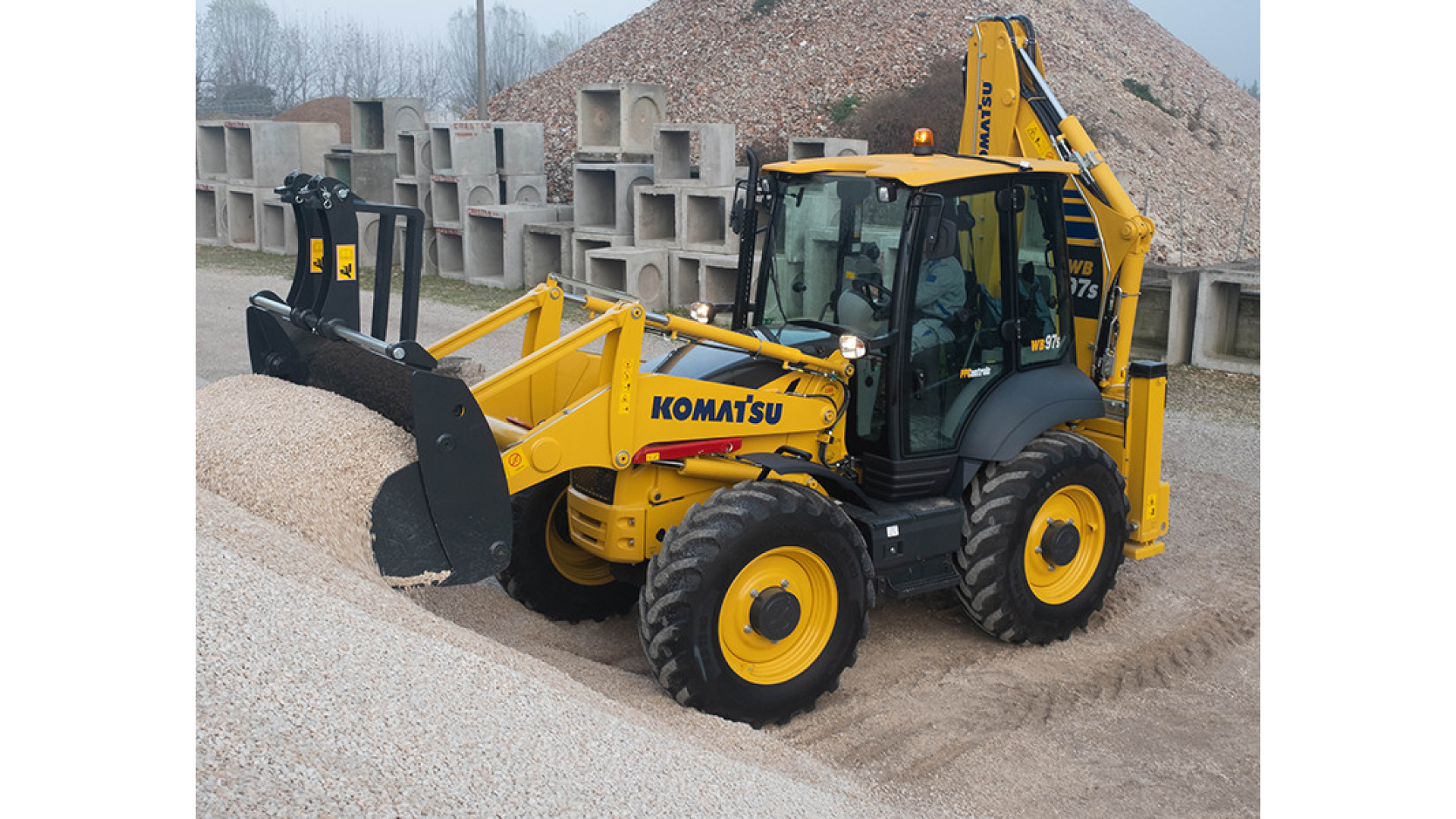 Terna KOMATSU WB97S-8
