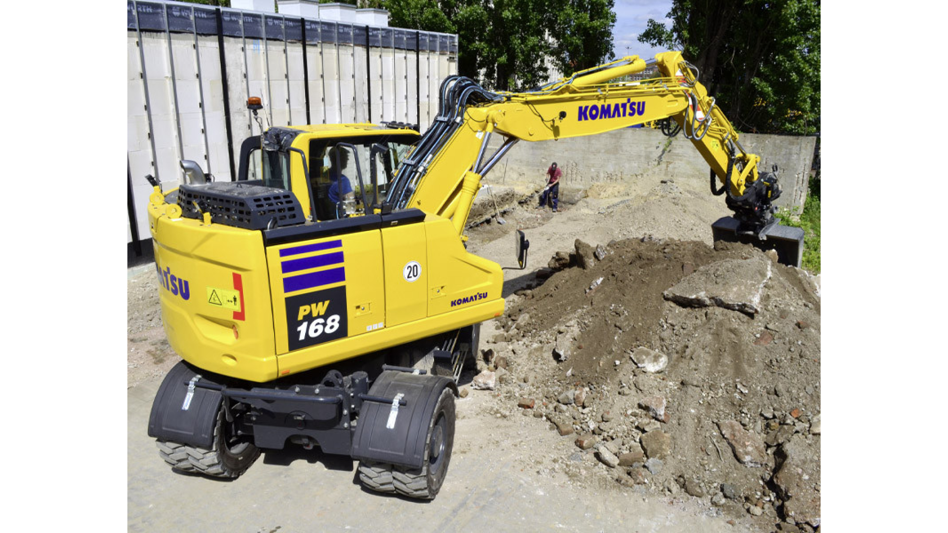 Escavatore KOMATSU PW168-11
