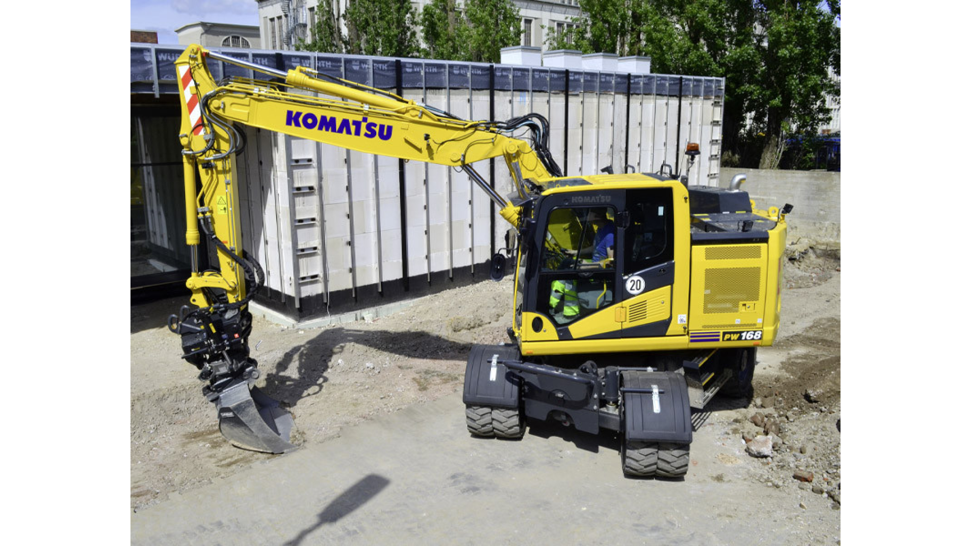 Escavatore KOMATSU PW168-11