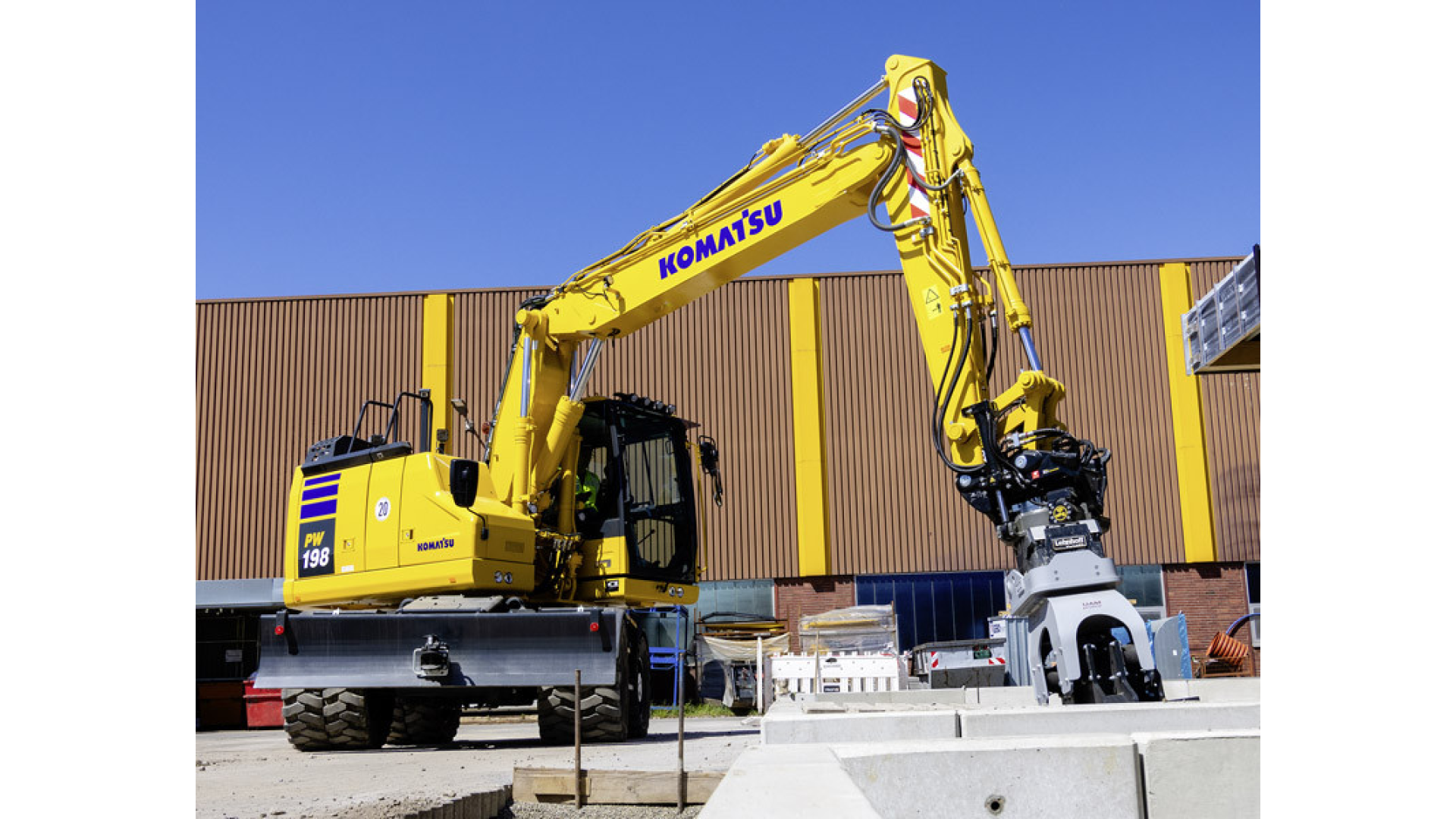 Escavatore KOMATSU PW198-11