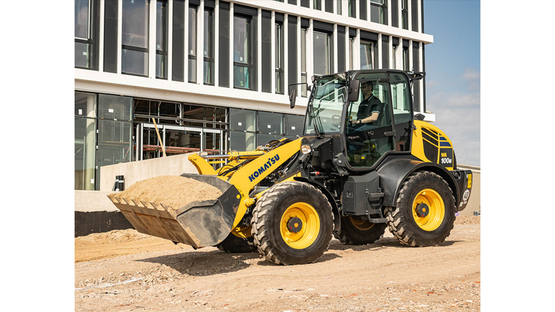 Pala Gommata KOMATSU WA100M-8