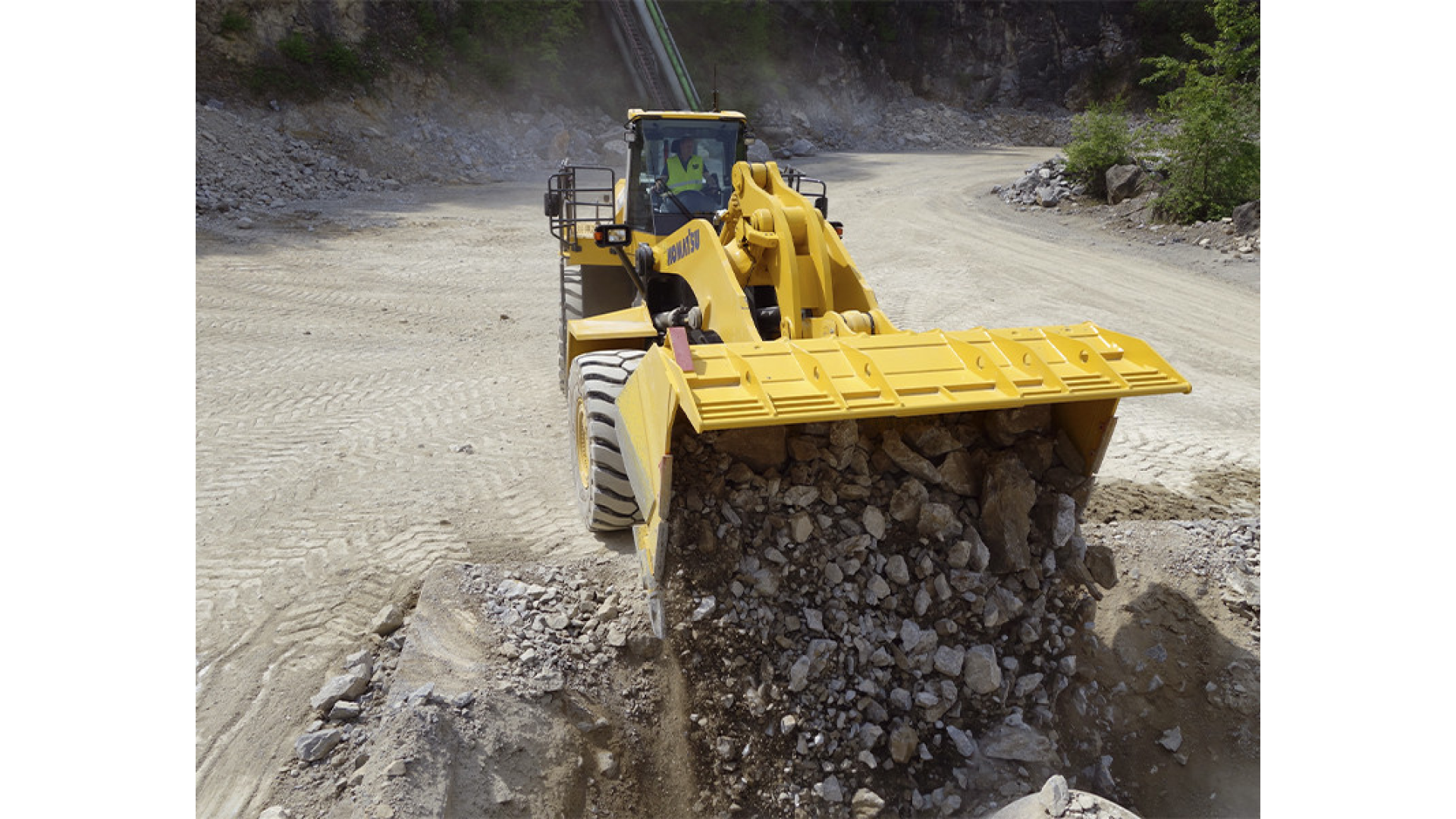 Pala Gommata KOMATSU WA600-8