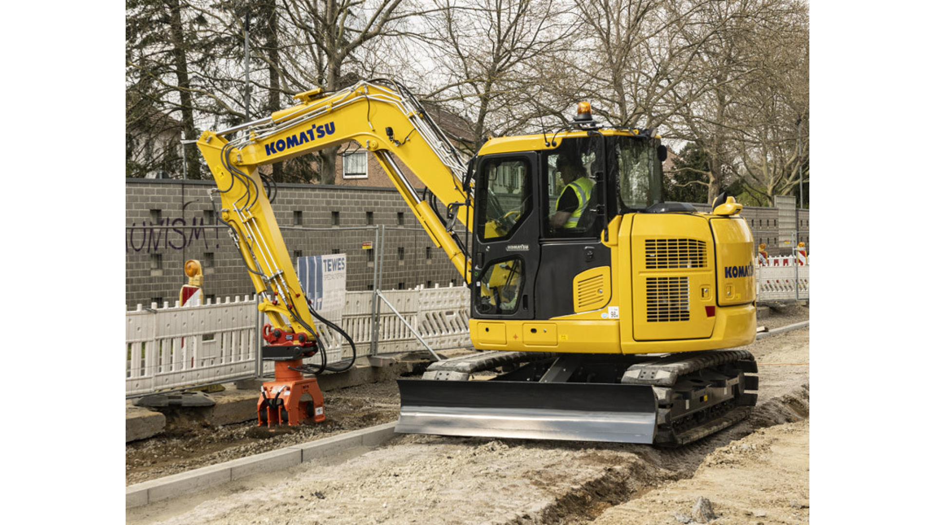 Escavatore KOMATSU PC88MR-11