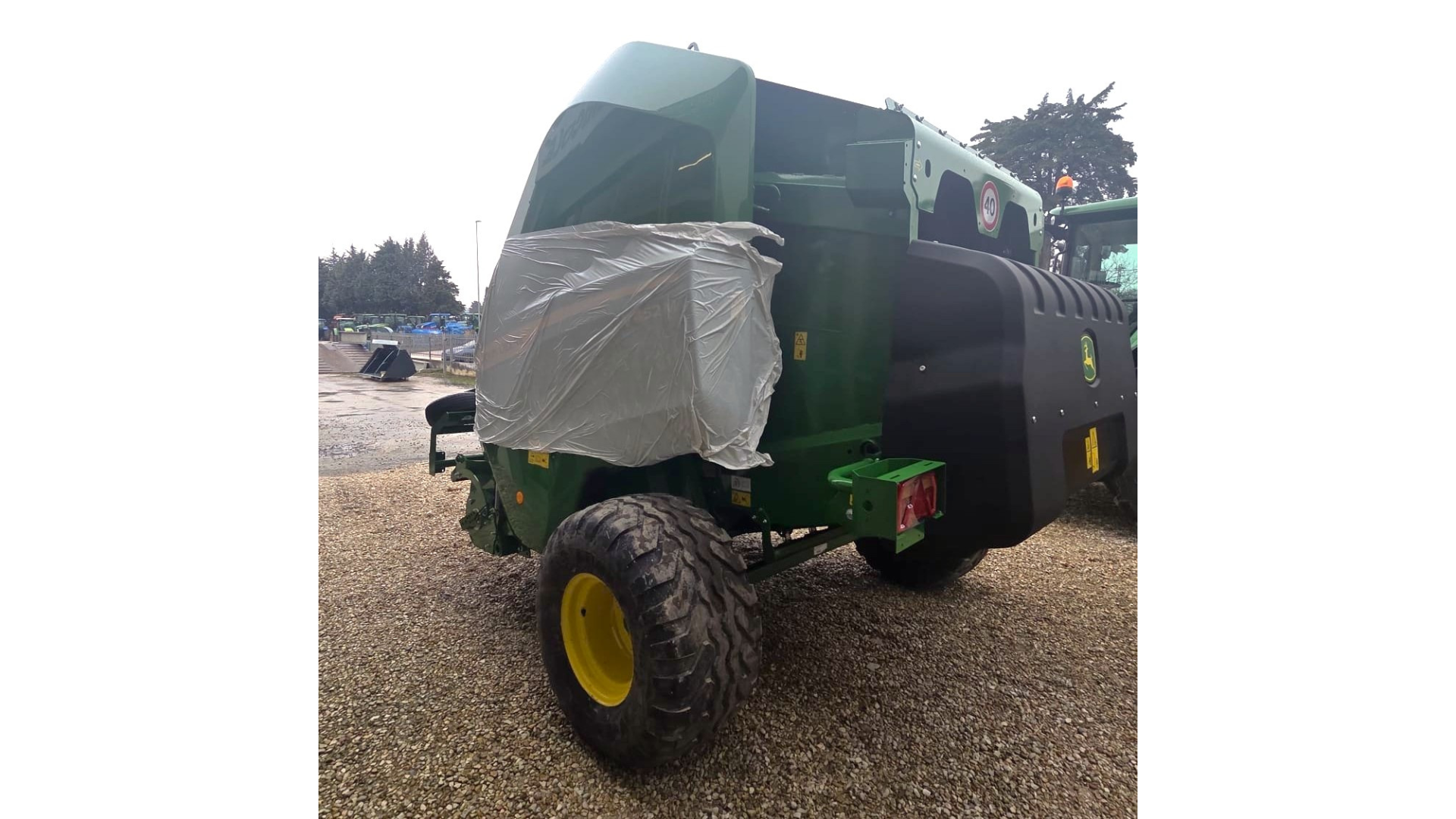 Rotopressa John Deere V452M
