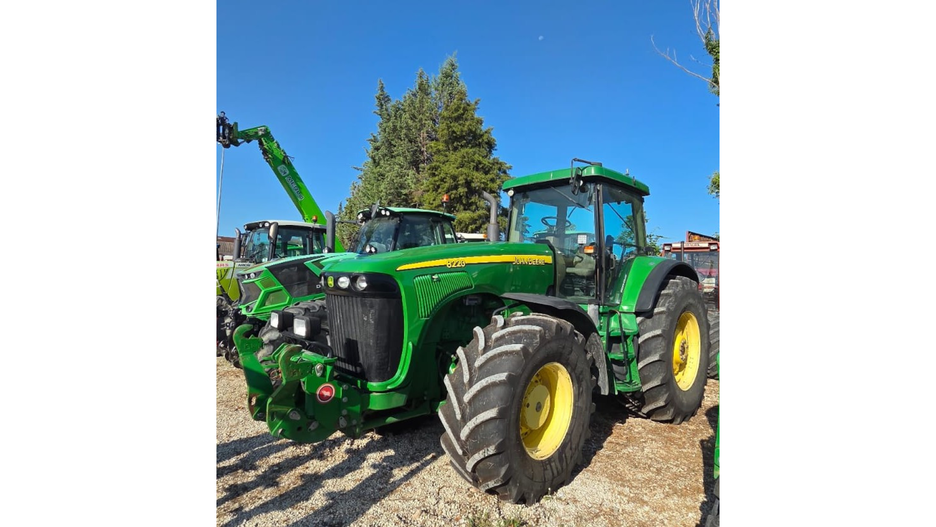 Trattore John Deere 8220 usato