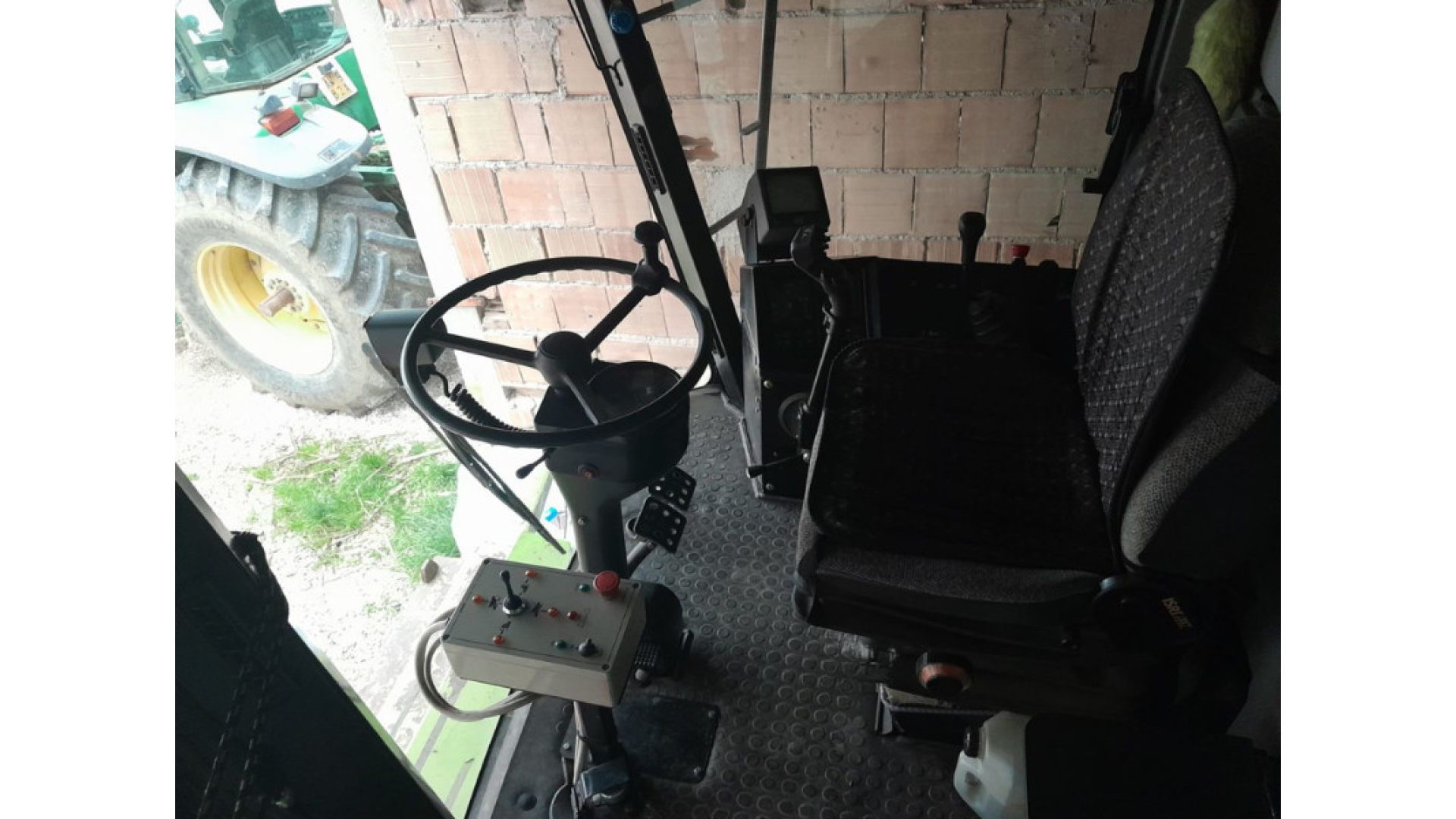 Mietitrebbia Claas DOMINATOR 198 H Usata