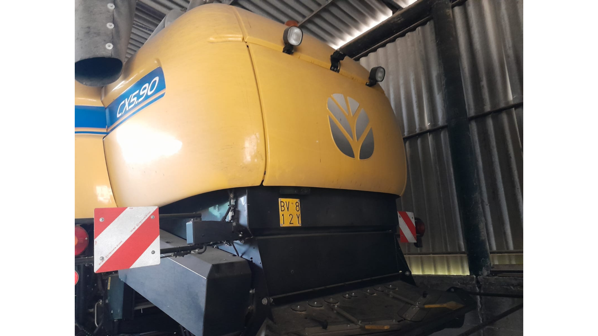 Mietitrebbia New Holland CX5.90 HILLSIDE Usata