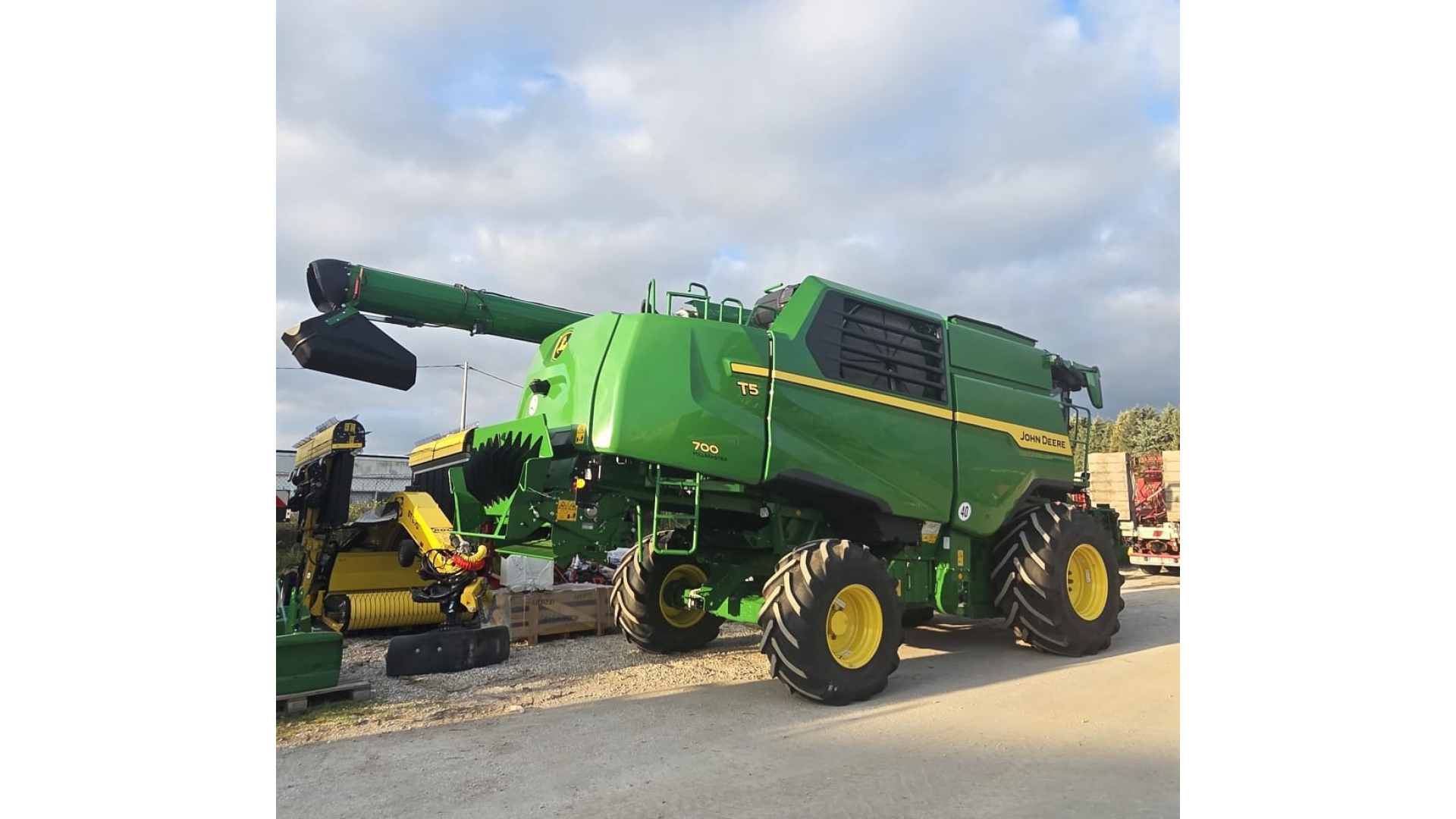 Mietitrebbia John Deere T5 700